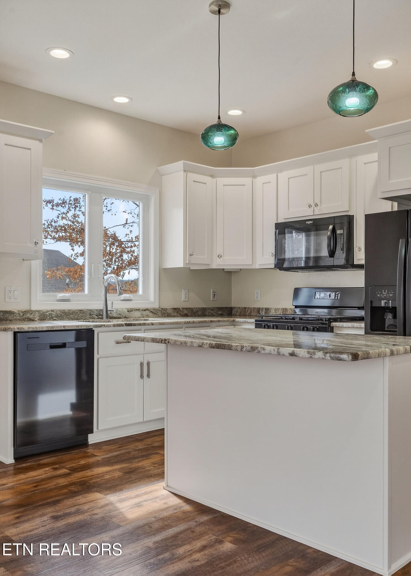 123 Lakewood Drive Crossville TN 38558