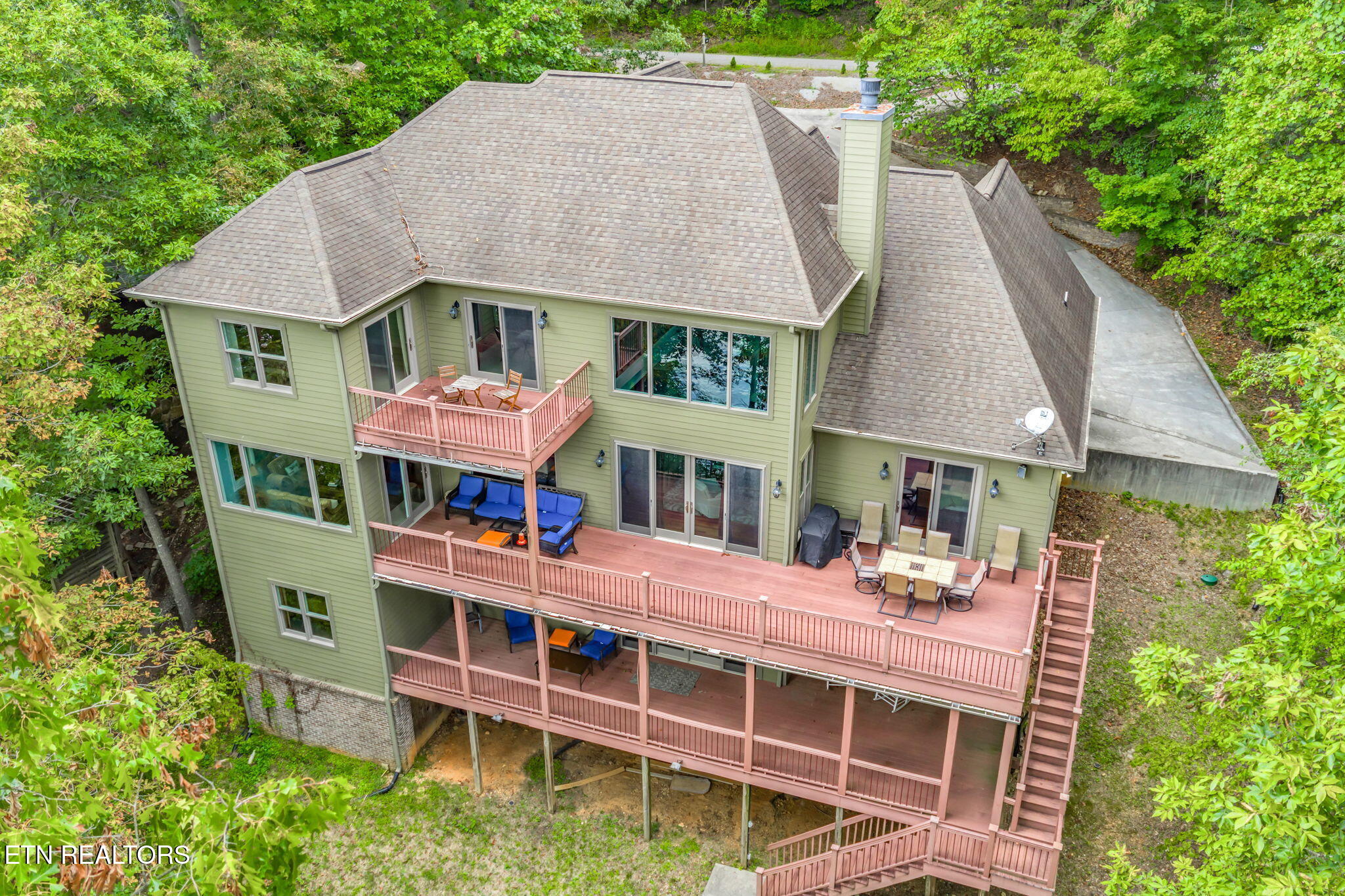 455 S Shorewood Lane Caryville TN 37714