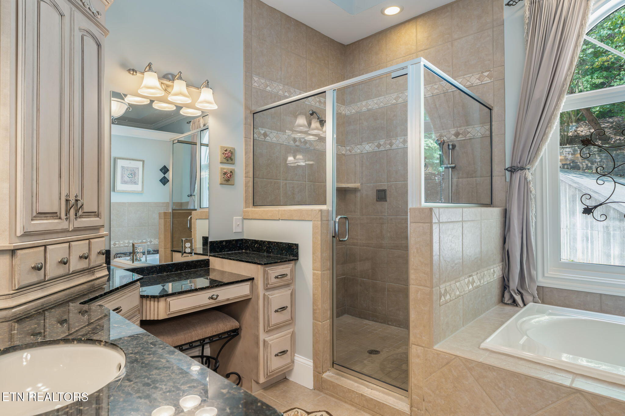 455 S Shorewood Lane Caryville TN 37714