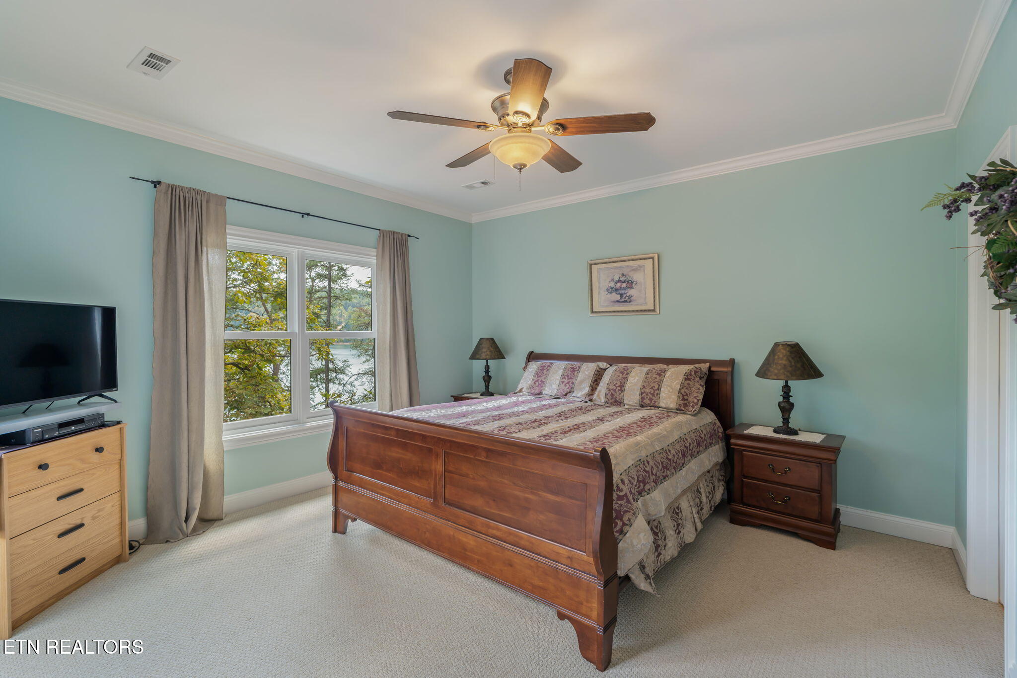 455 S Shorewood Lane Caryville TN 37714