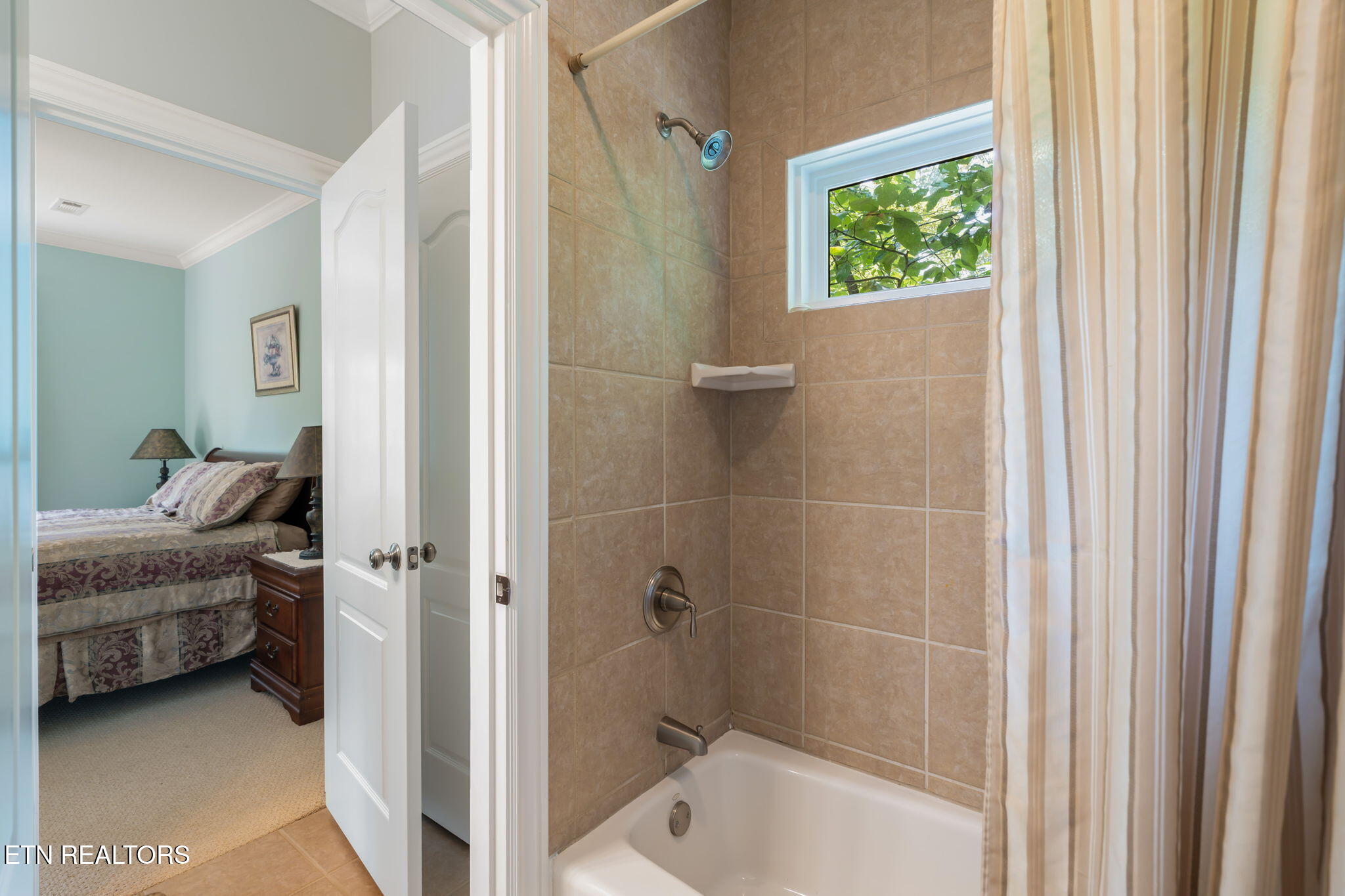 455 S Shorewood Lane Caryville TN 37714