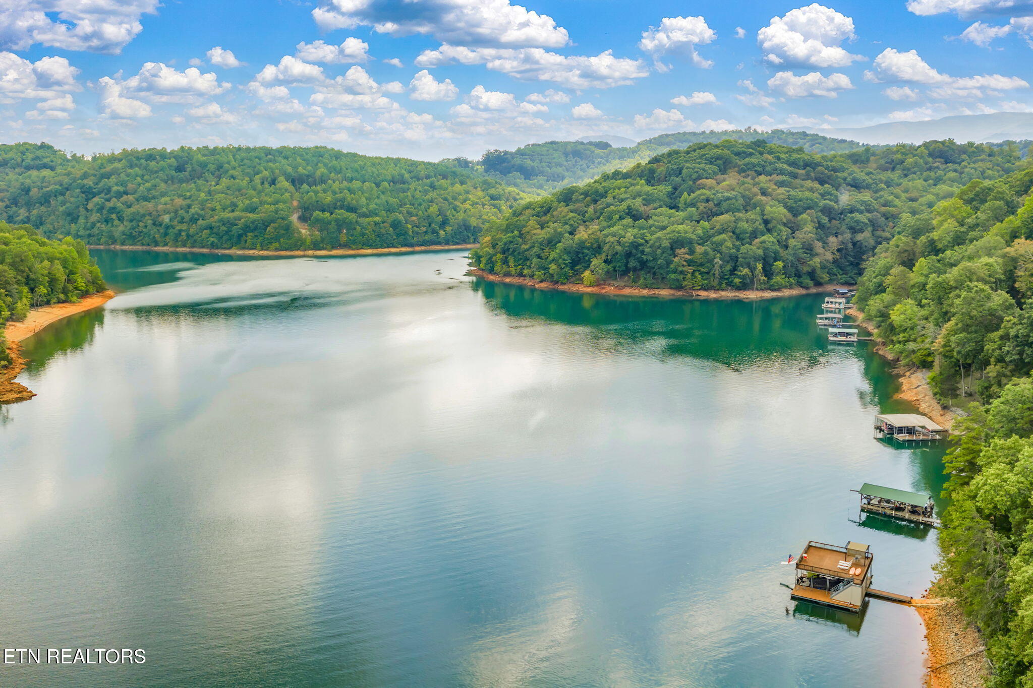 455 S Shorewood Lane Caryville TN 37714