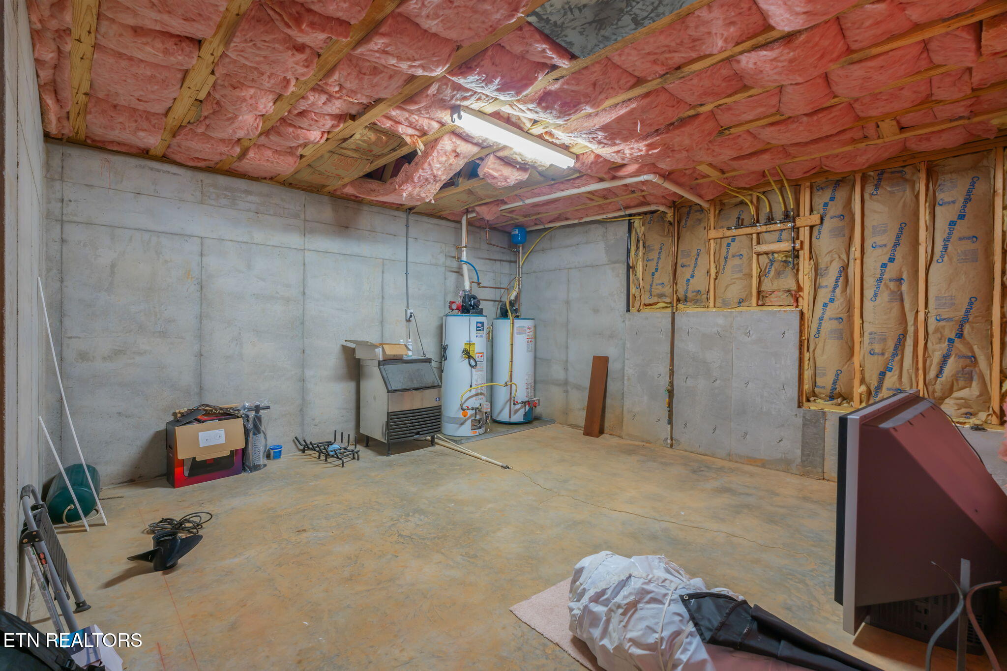 455 S Shorewood Lane Caryville TN 37714