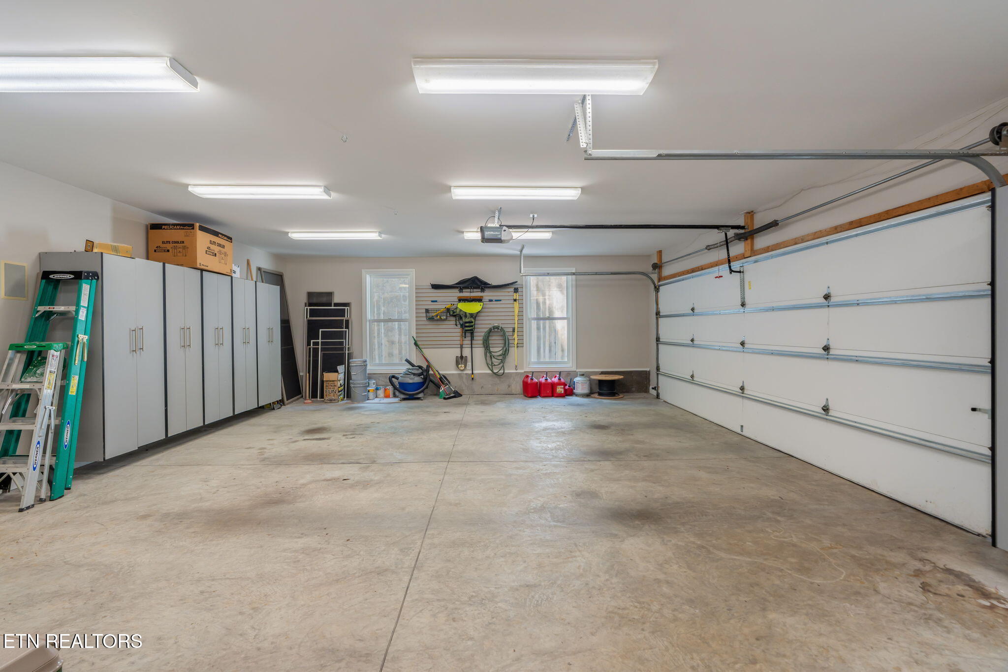 455 S Shorewood Lane Caryville TN 37714