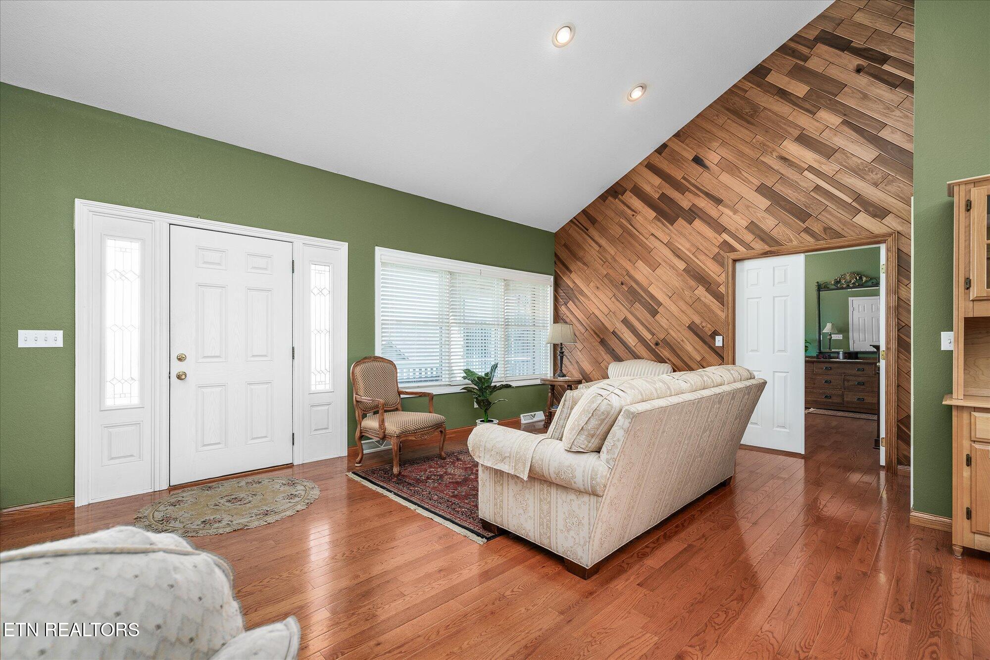566 Mallard Pointe Road Byrdstown TN 38549