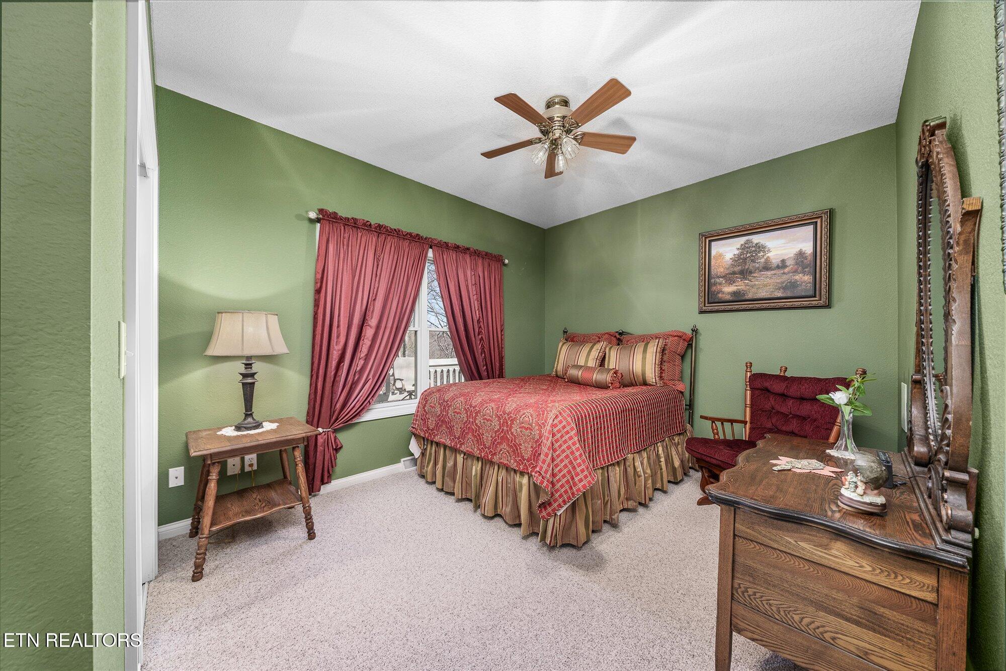 566 Mallard Pointe Road Byrdstown TN 38549