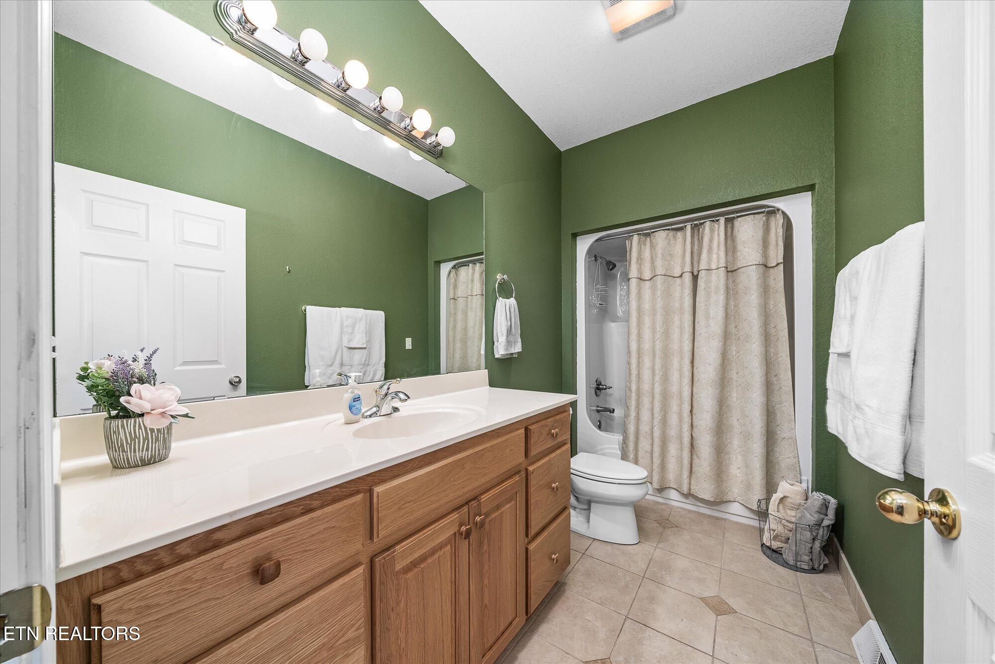 566 Mallard Pointe Road Byrdstown TN 38549