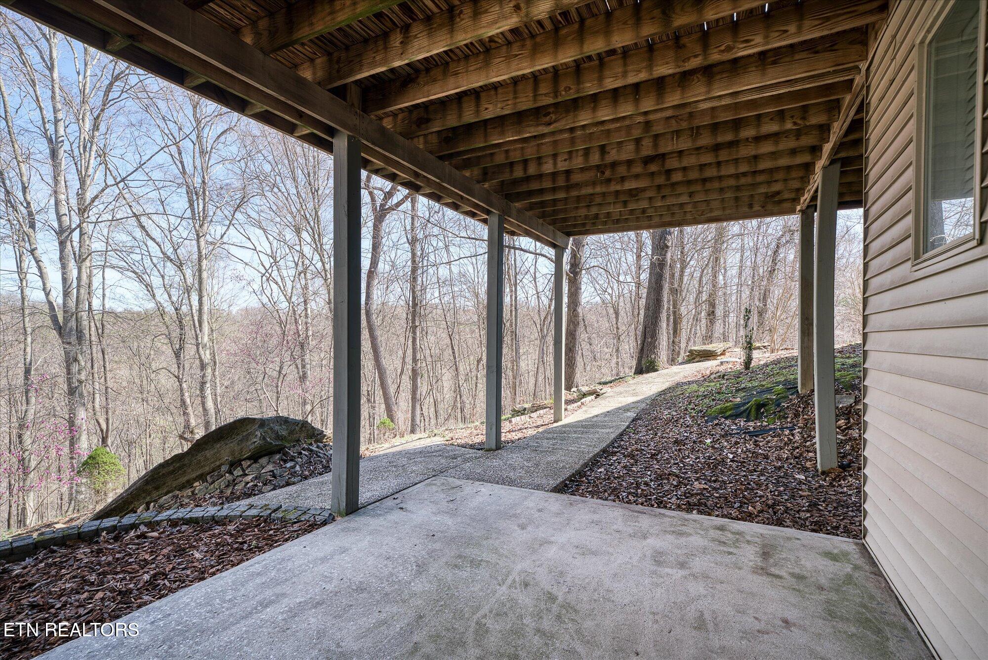 566 Mallard Pointe Road Byrdstown TN 38549