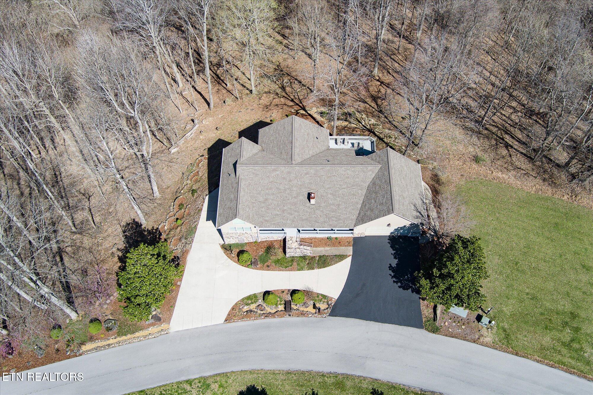 566 Mallard Pointe Road Byrdstown TN 38549