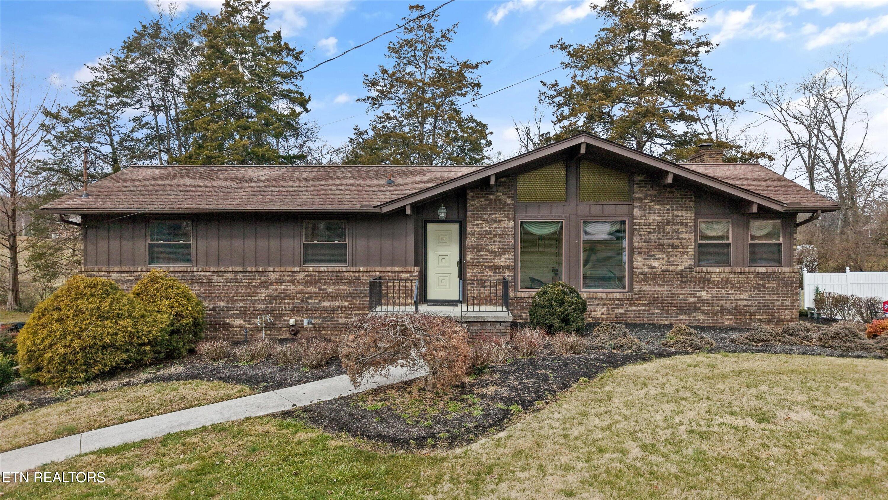 605 Woodland Drive Clinton TN 37716
