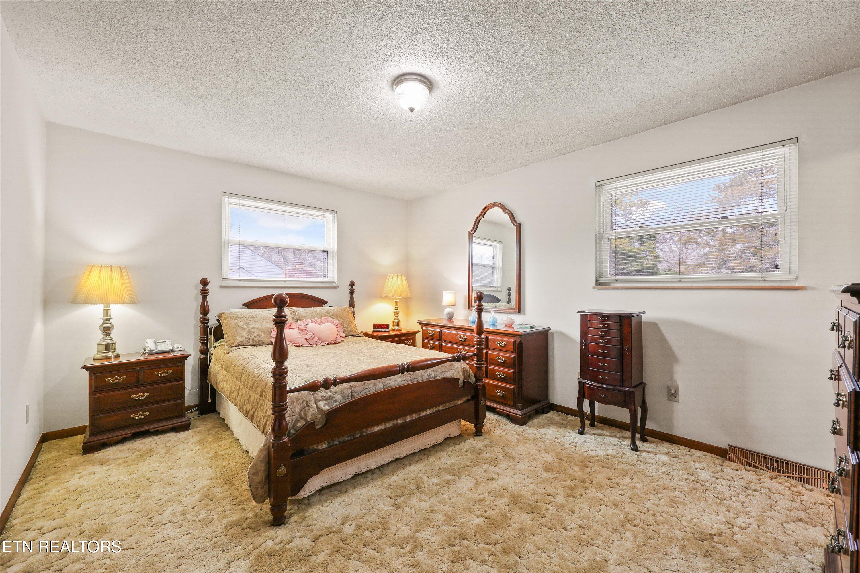 605 Woodland Drive Clinton TN 37716