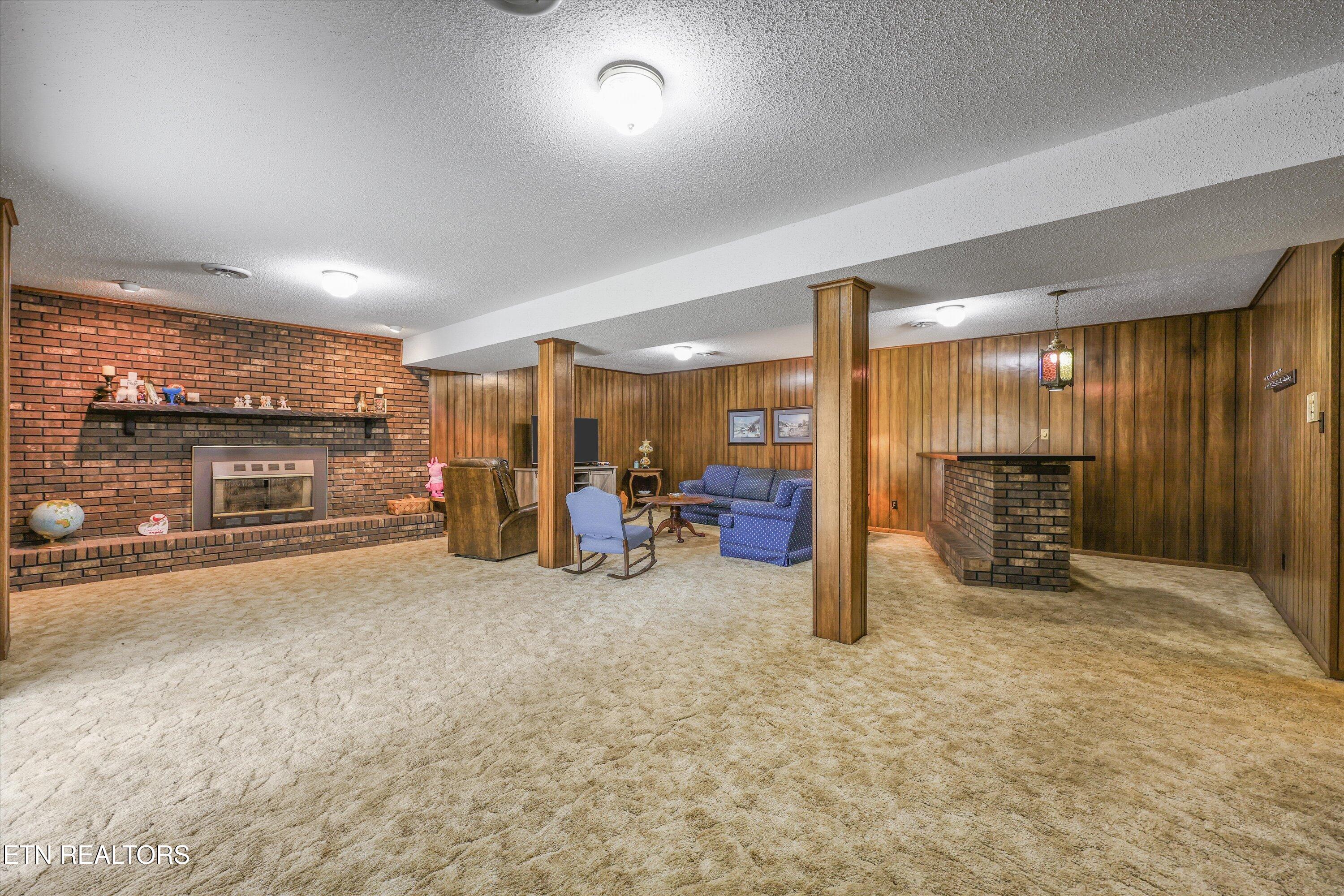 605 Woodland Drive Clinton TN 37716