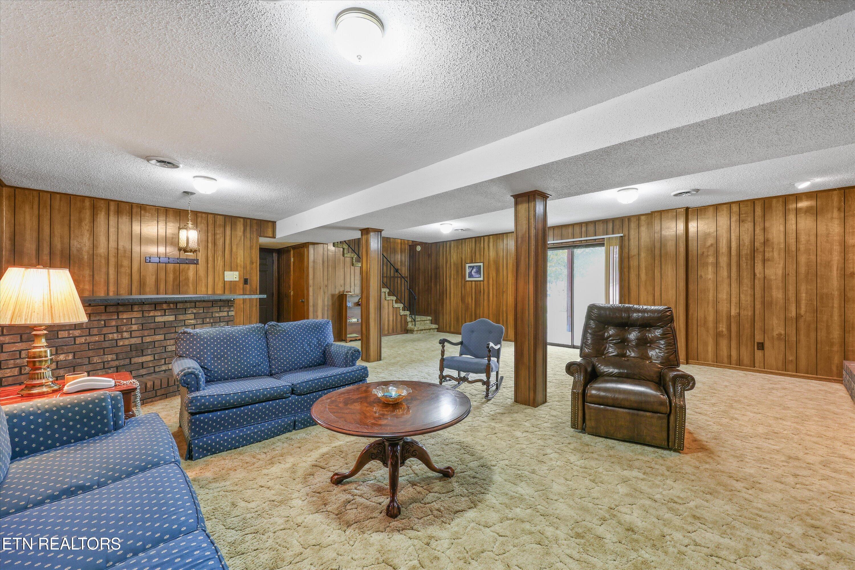 605 Woodland Drive Clinton TN 37716