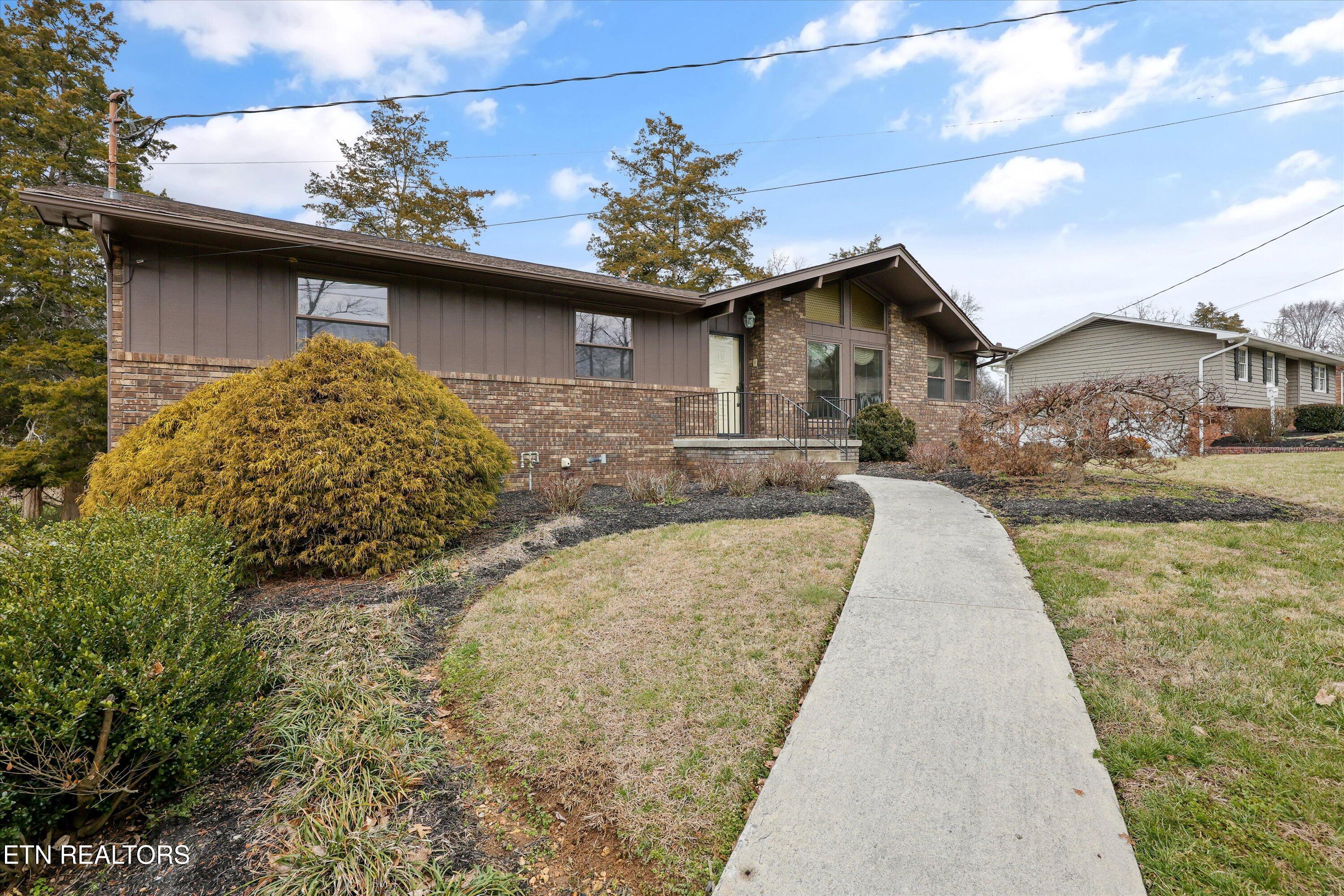 605 Woodland Drive Clinton TN 37716