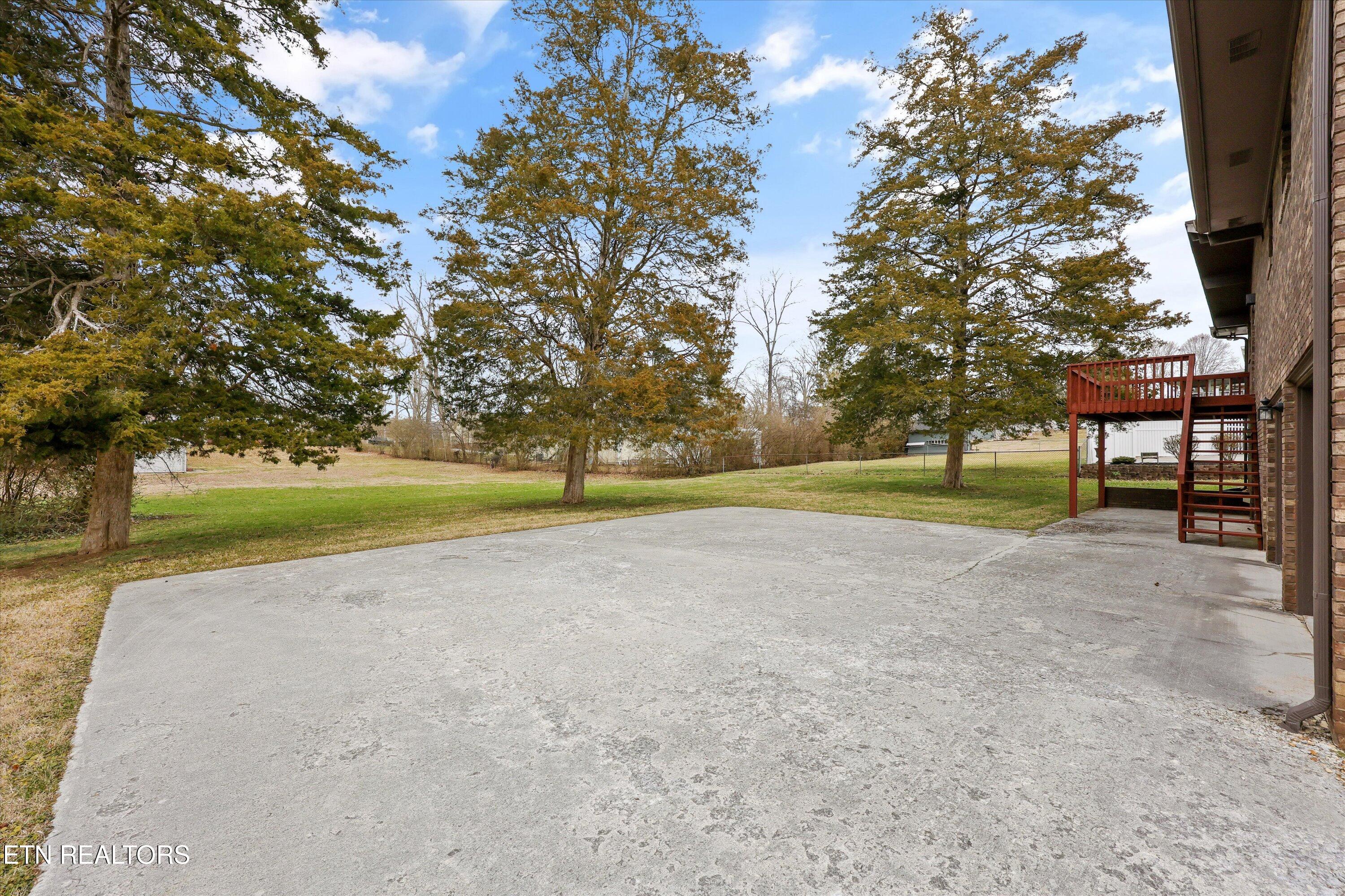 605 Woodland Drive Clinton TN 37716