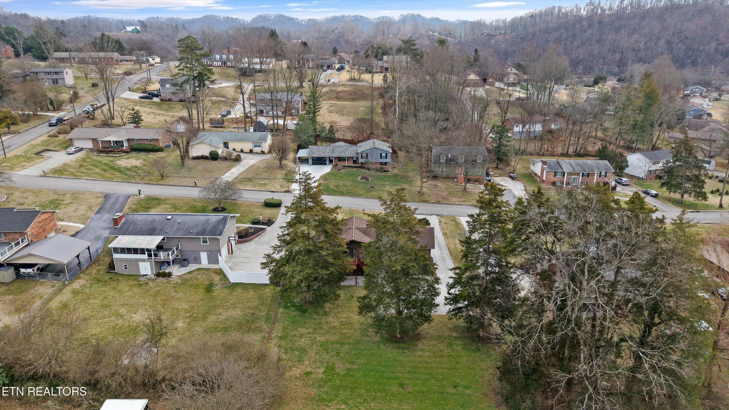 605 Woodland Drive Clinton TN 37716