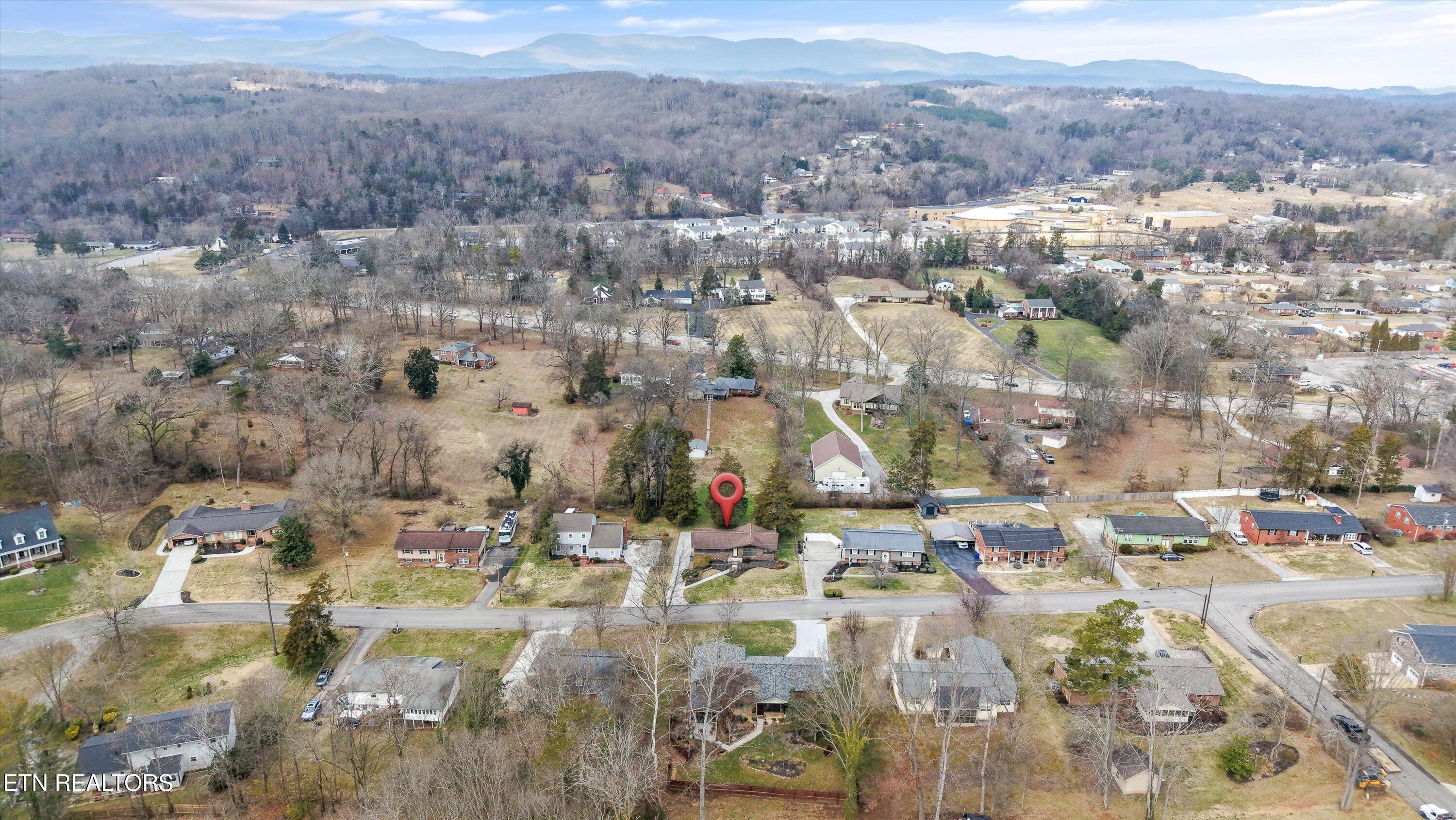 605 Woodland Drive Clinton TN 37716