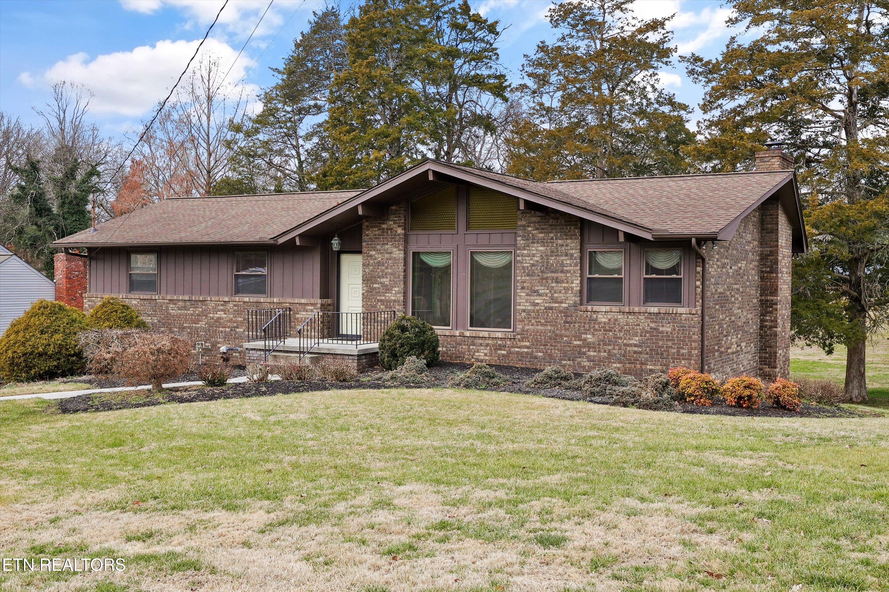 605 Woodland Drive Clinton TN 37716