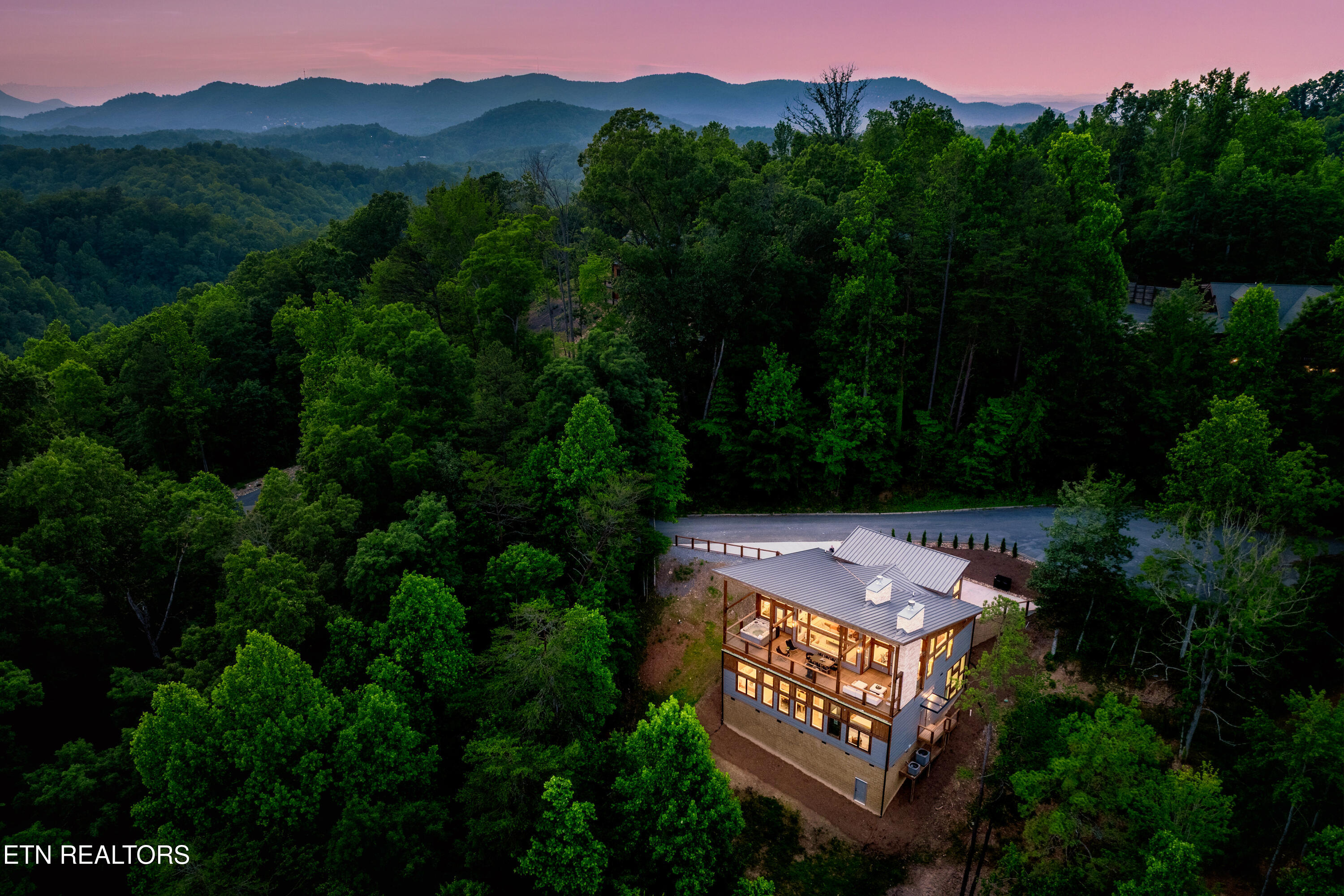 2234 Legend Drive Sevierville TN 37876