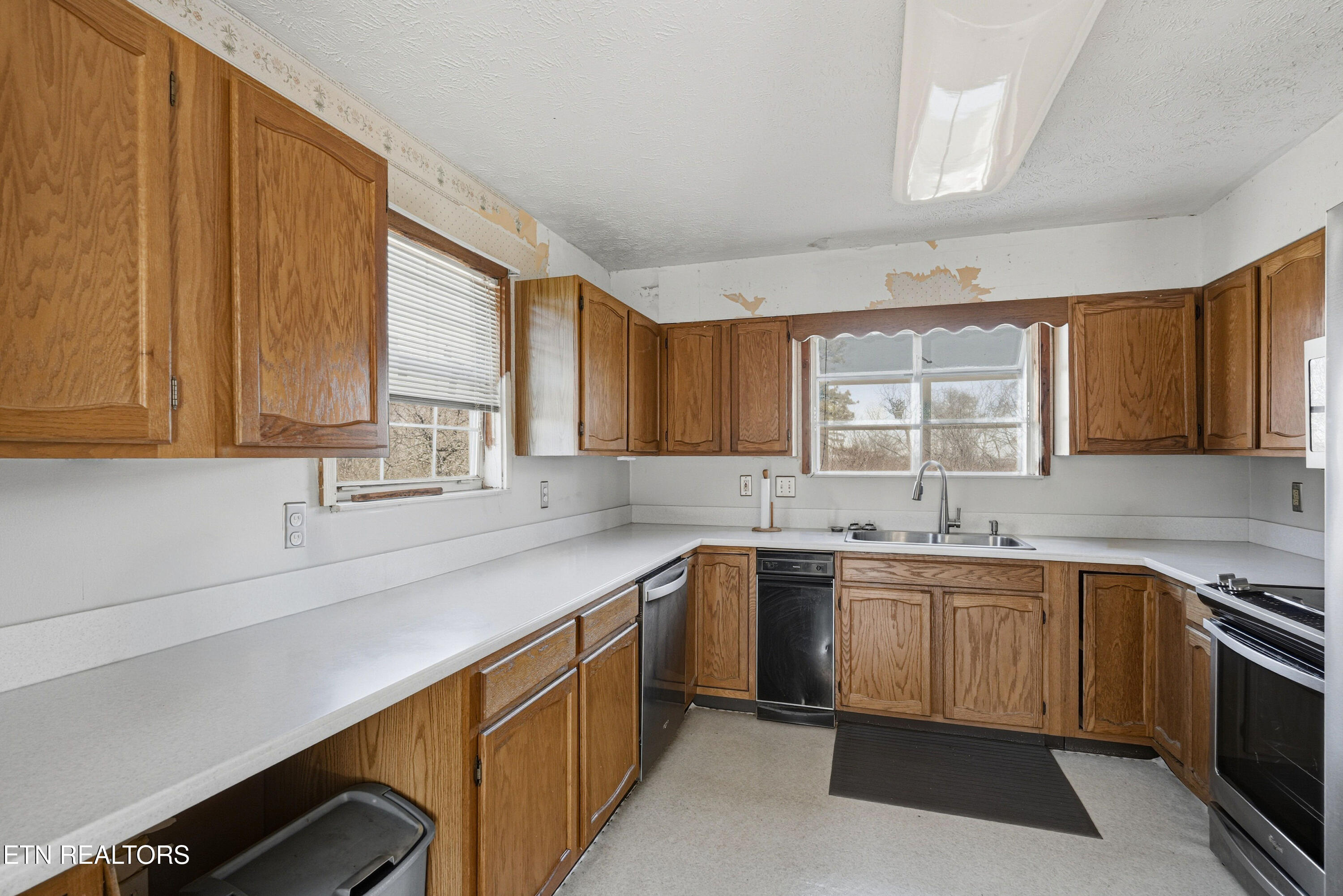 2812 Burnett Drive Kodak TN 37764
