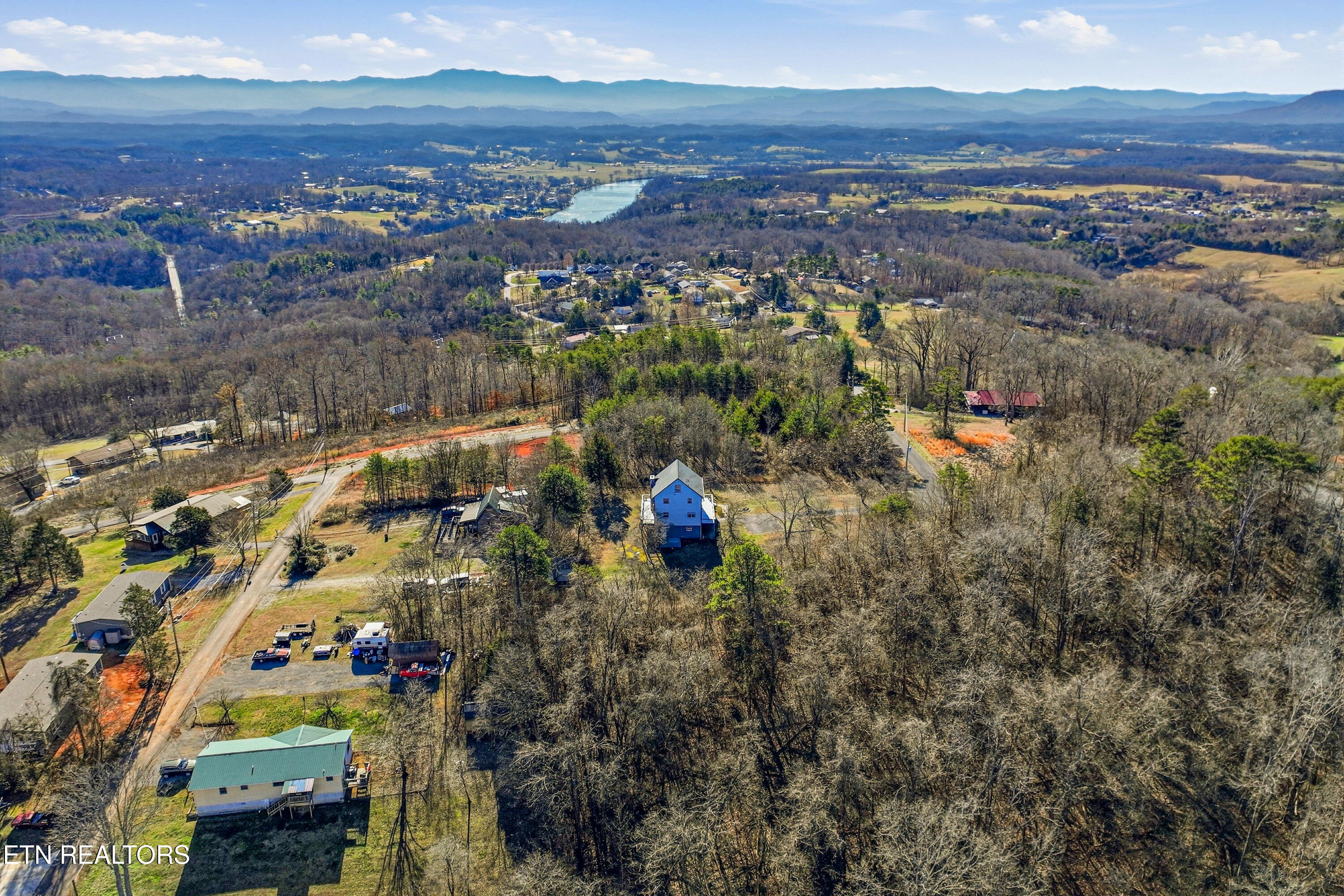2812 Burnett Drive Kodak TN 37764