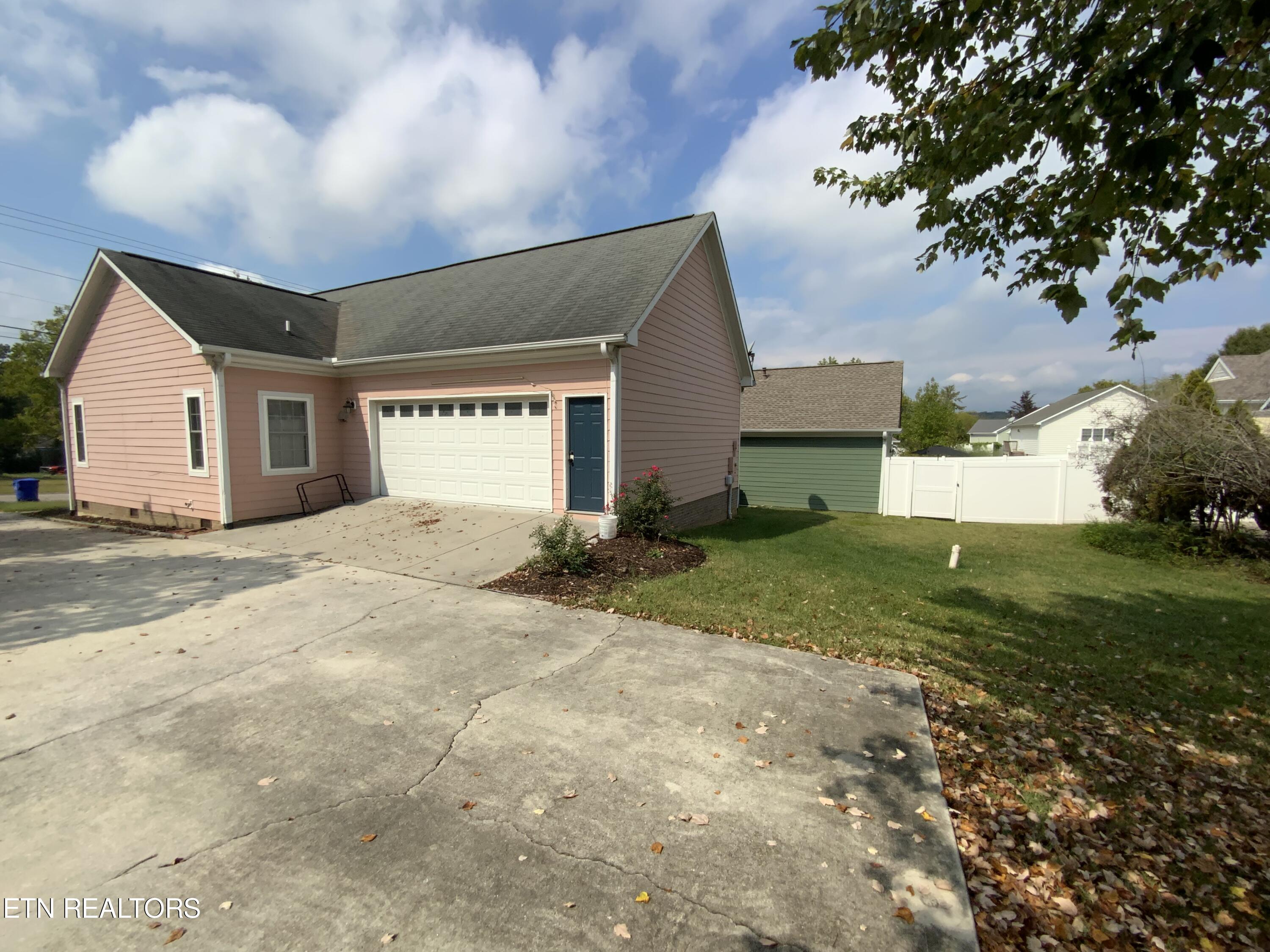 143 Manhattan Avenue Oak Ridge TN 37830