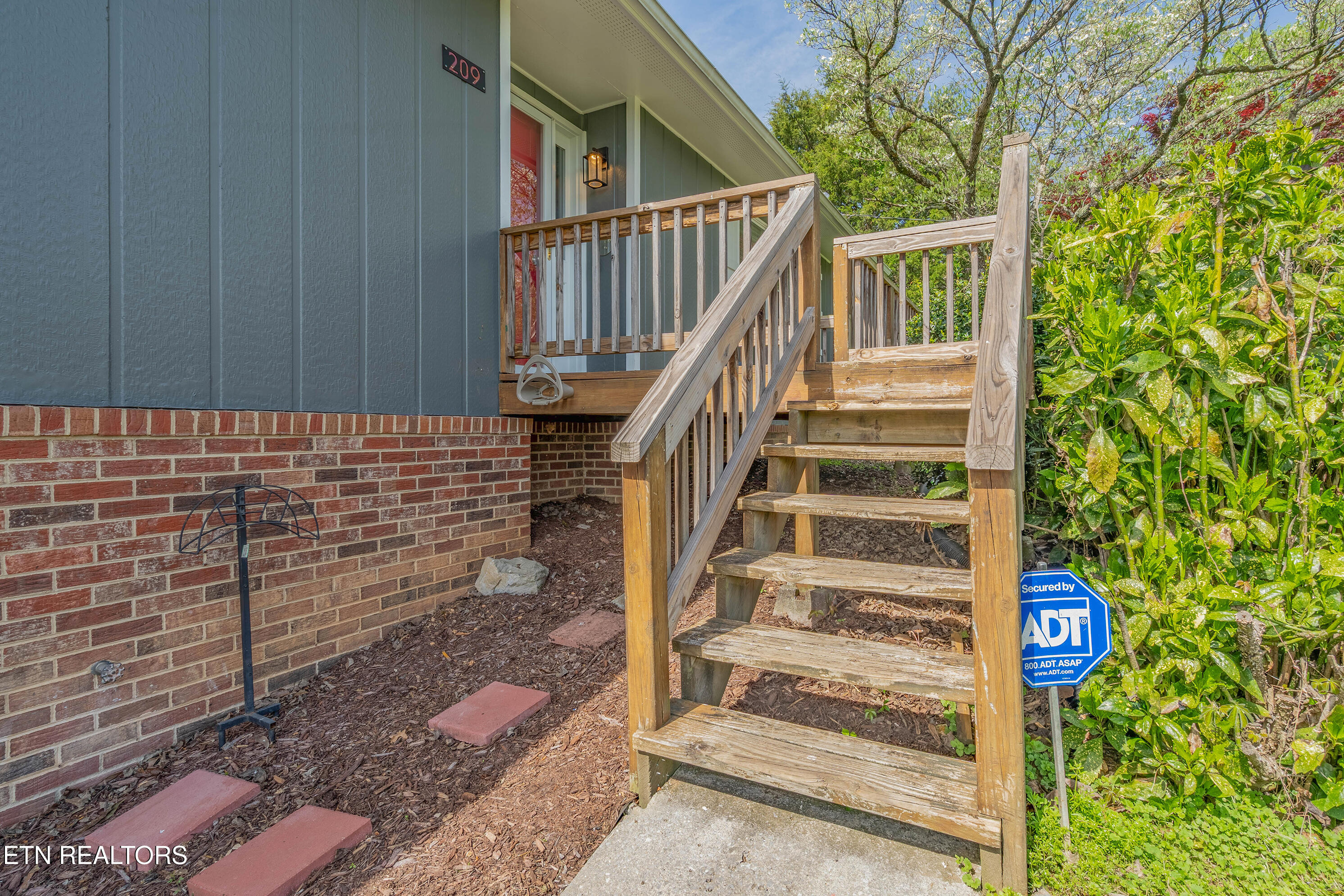 209 Lakeview Lane Oak Ridge TN 37830