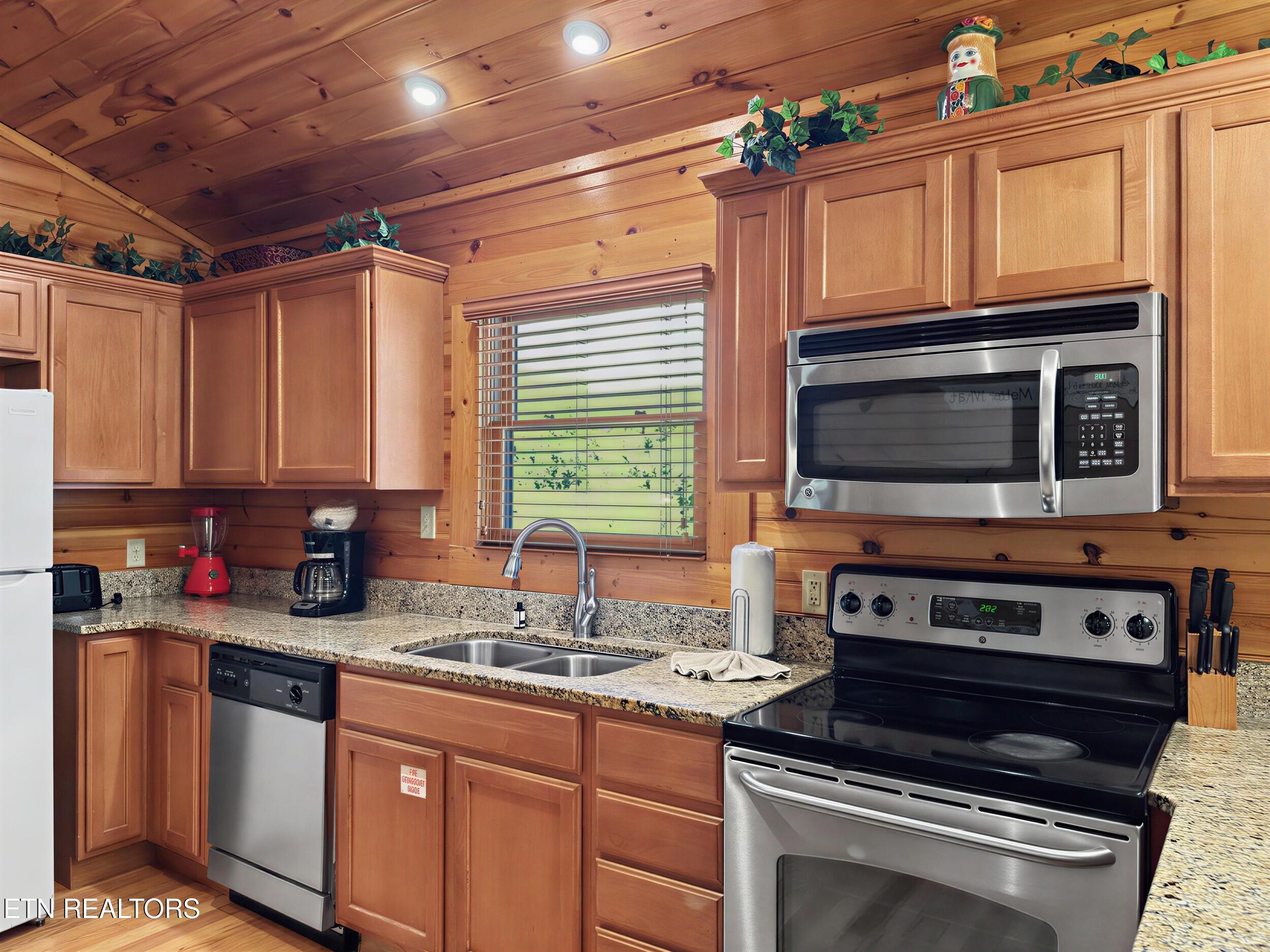 816 Spirit Loop Way Gatlinburg TN 37738