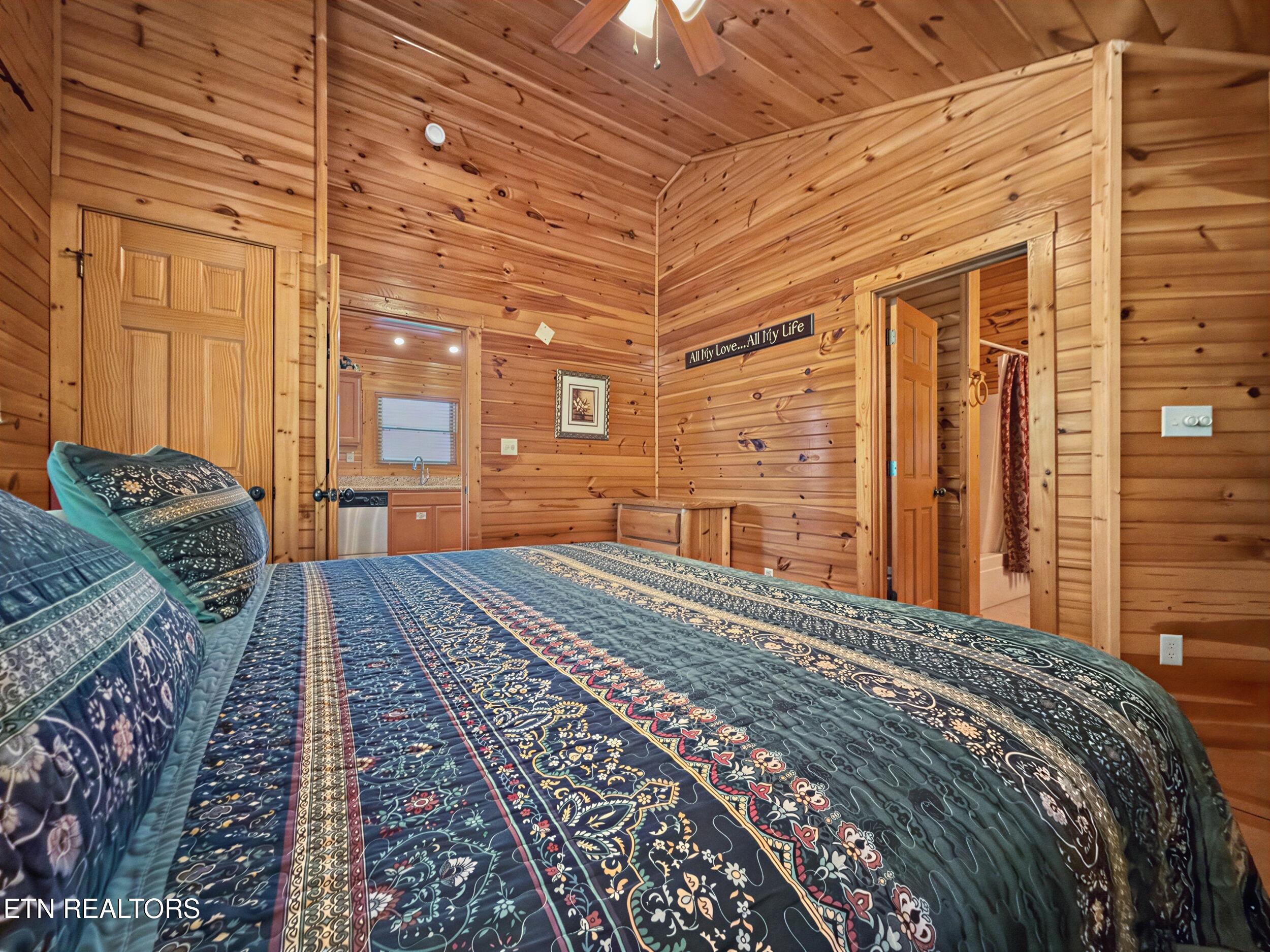 816 Spirit Loop Way Gatlinburg TN 37738