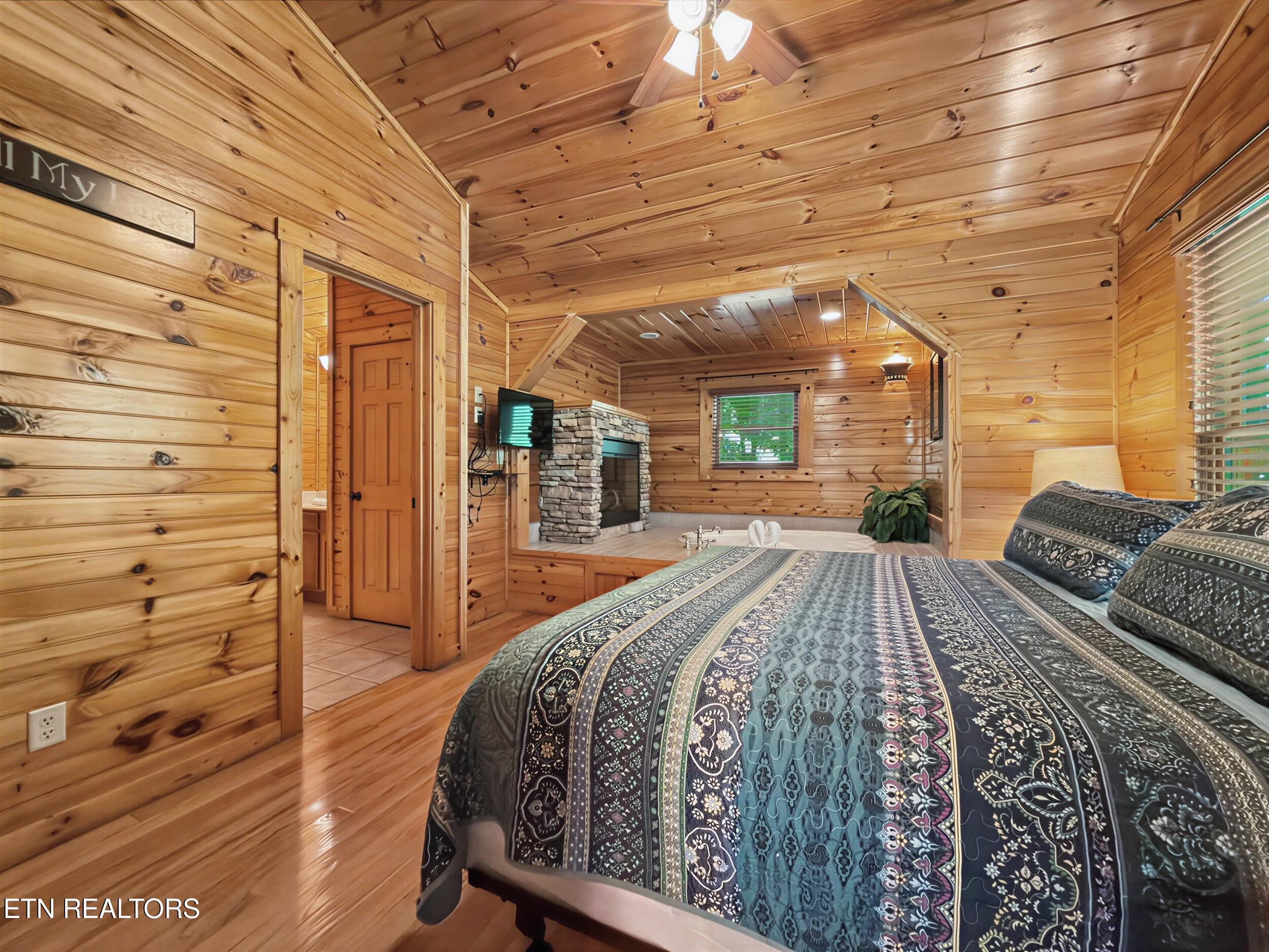 816 Spirit Loop Way Gatlinburg TN 37738