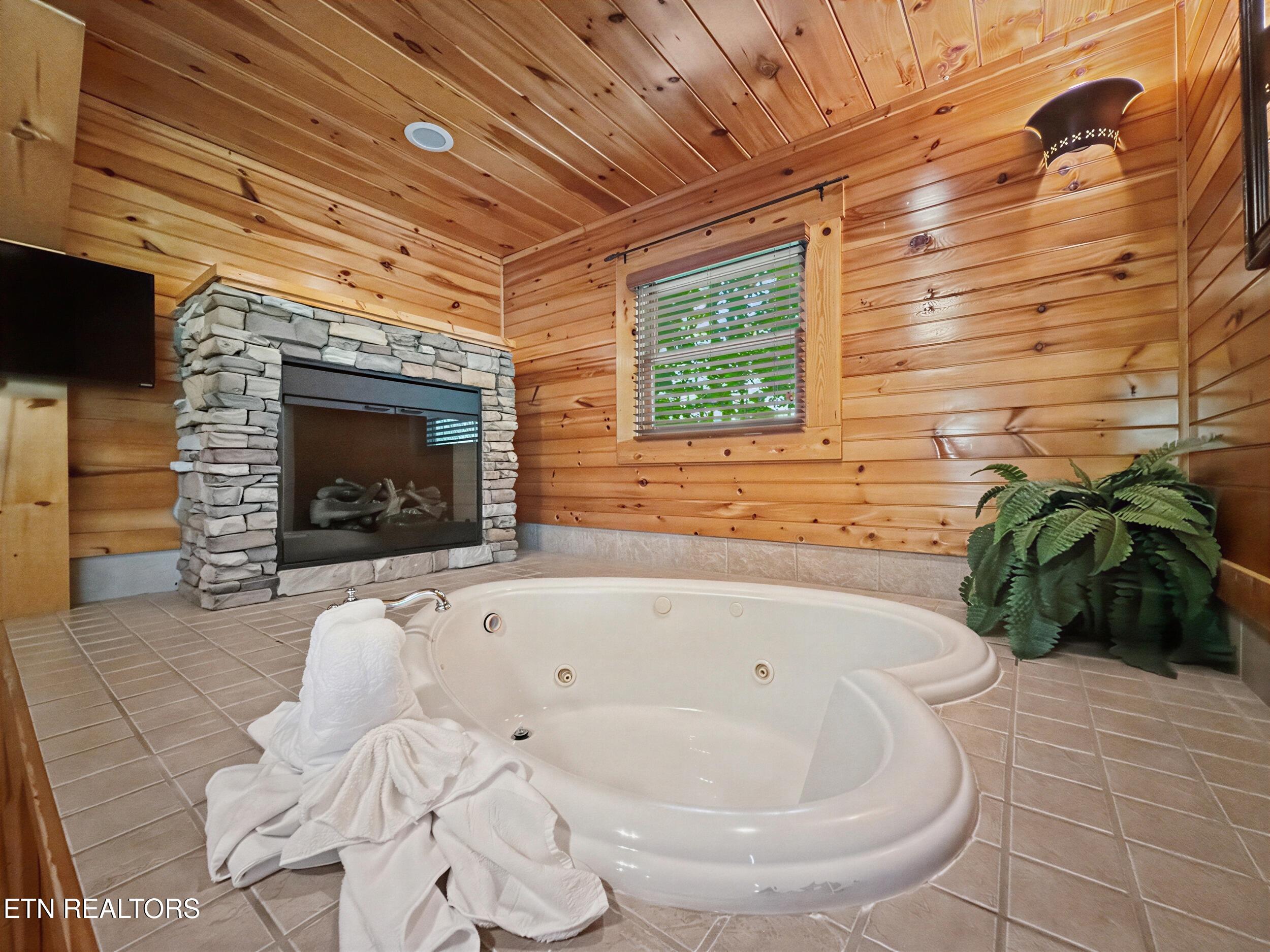 816 Spirit Loop Way Gatlinburg TN 37738