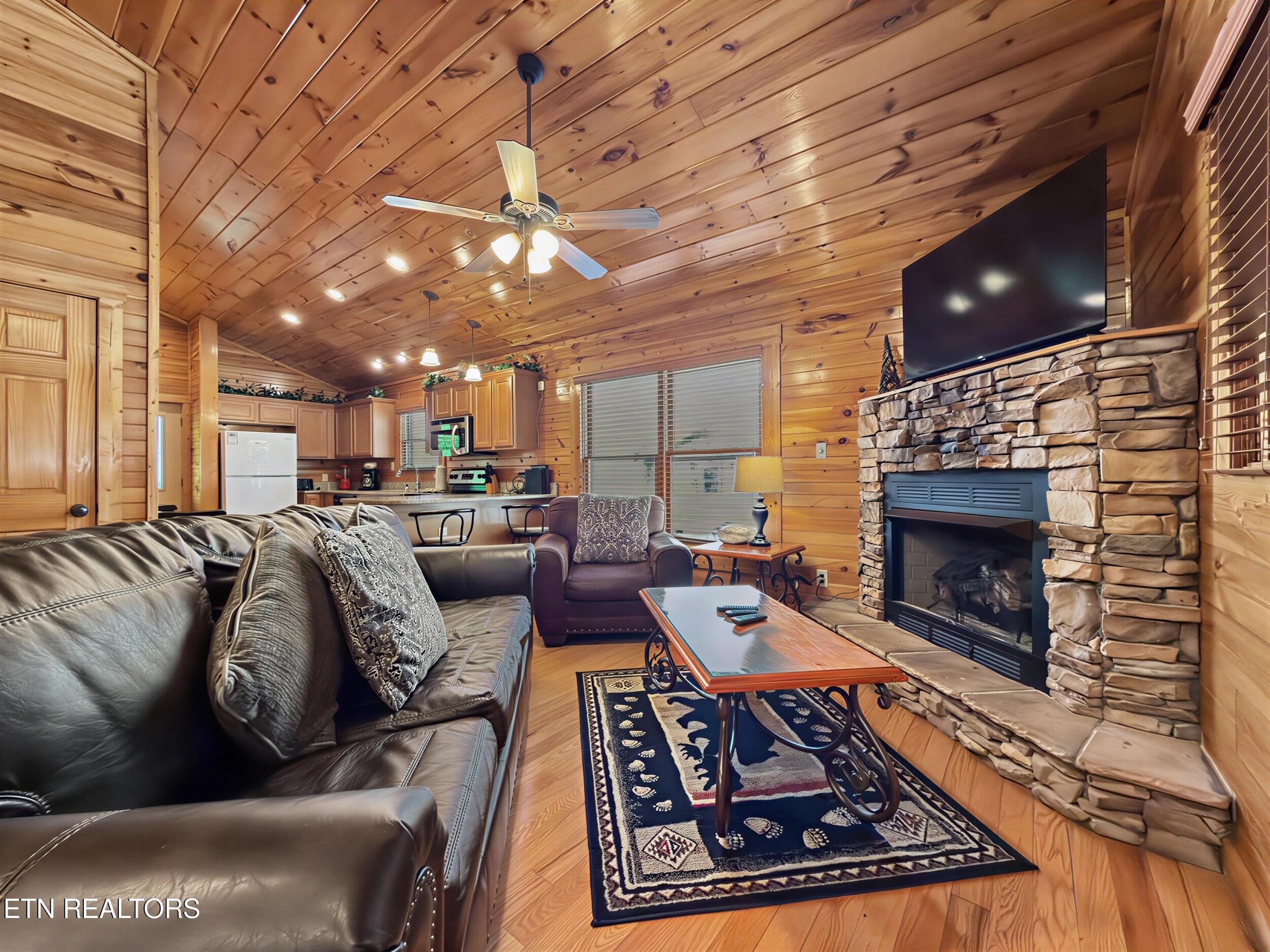 816 Spirit Loop Way Gatlinburg TN 37738