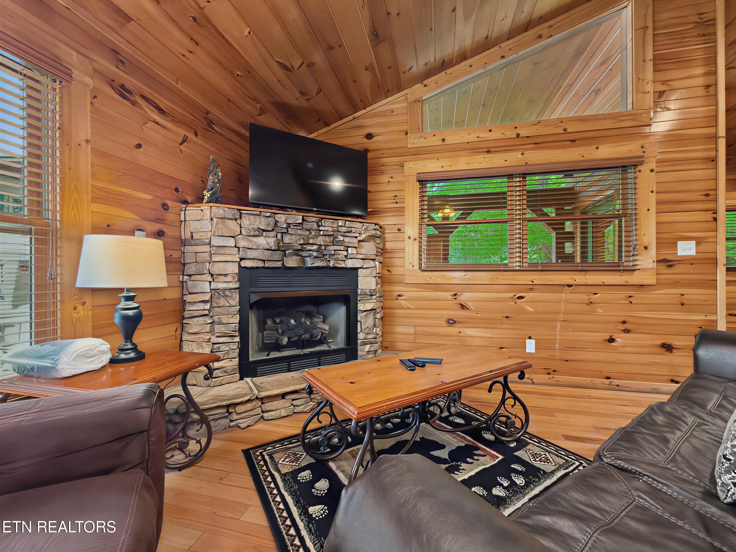 816 Spirit Loop Way Gatlinburg TN 37738