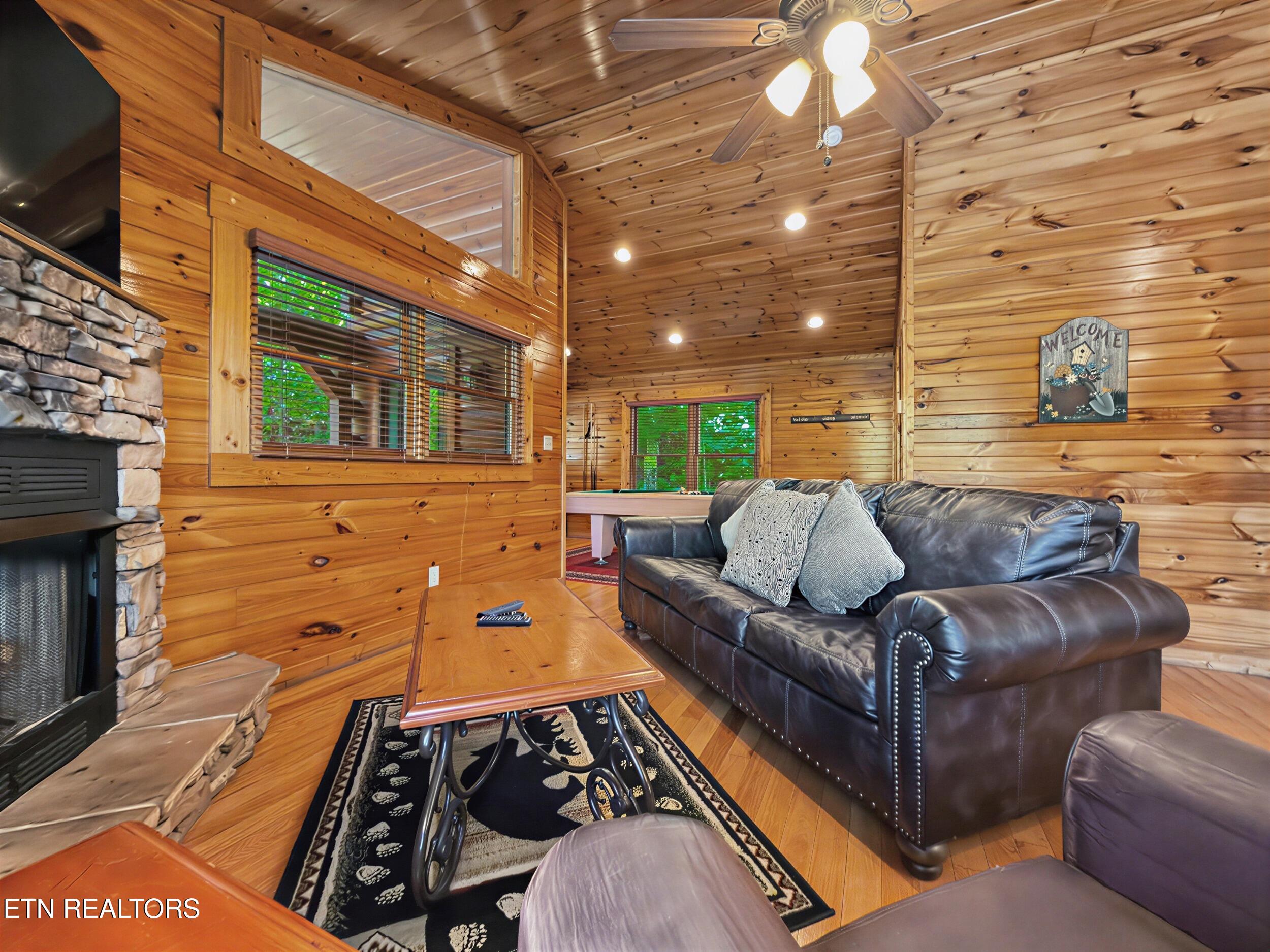 816 Spirit Loop Way Gatlinburg TN 37738