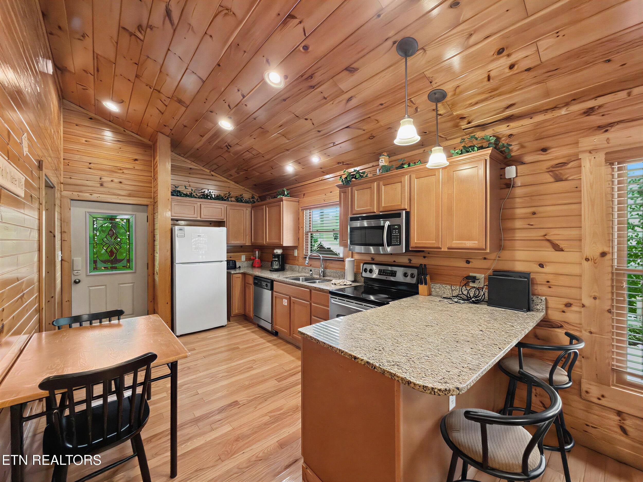816 Spirit Loop Way Gatlinburg TN 37738