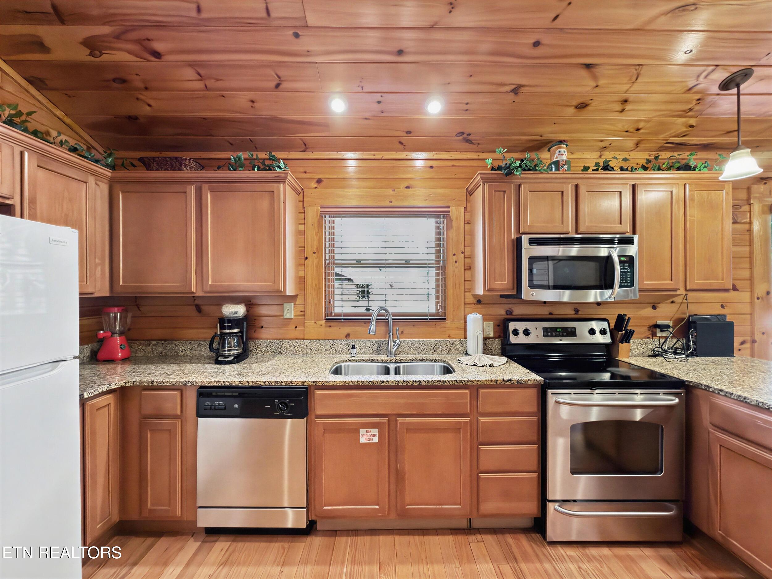 816 Spirit Loop Way Gatlinburg TN 37738