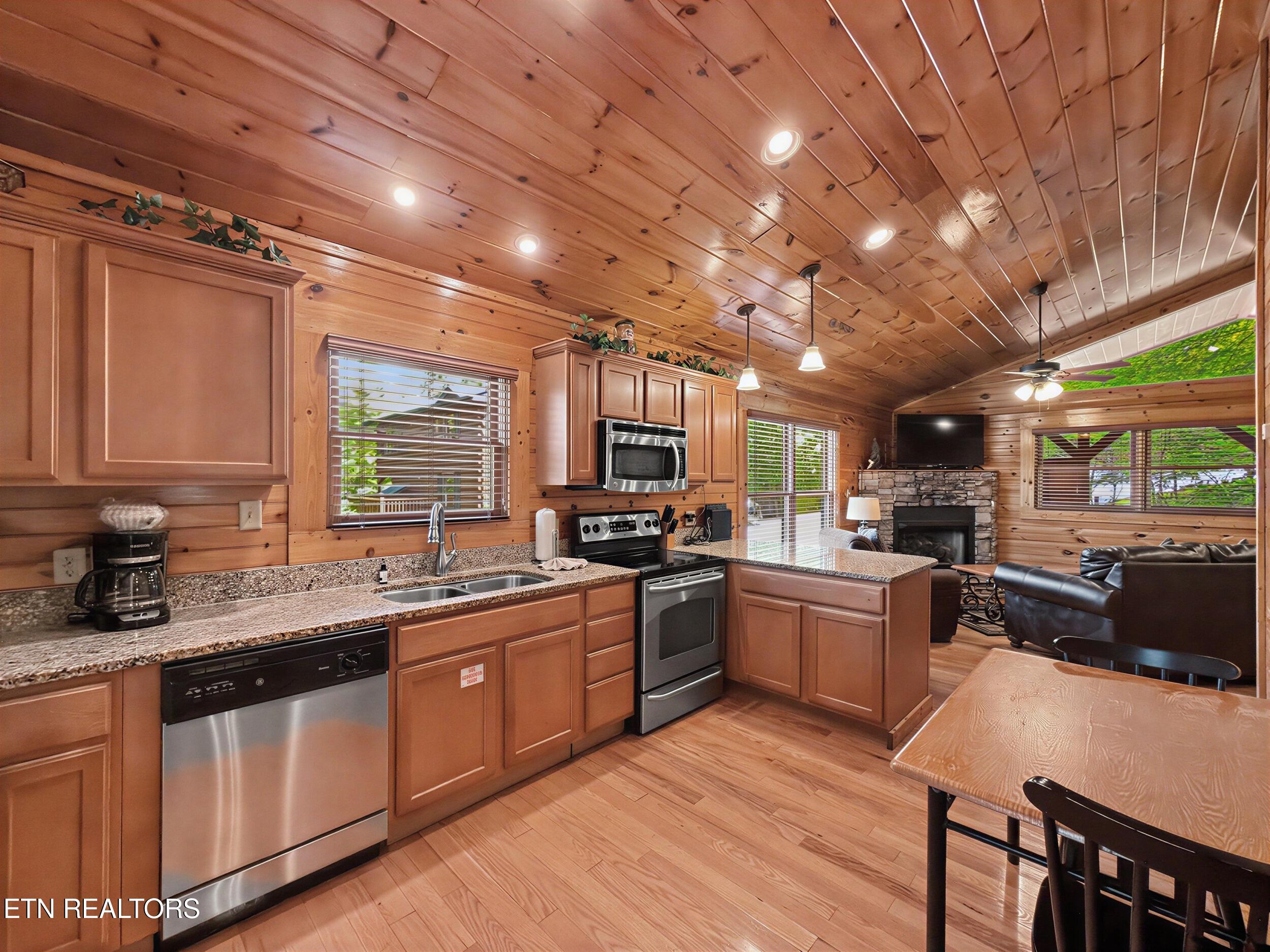 816 Spirit Loop Way Gatlinburg TN 37738