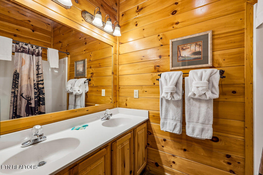 4445 Forest Vista Way Pigeon Forge TN 37863