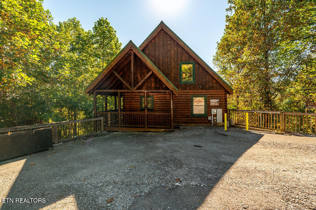 4445 Forest Vista Way Pigeon Forge TN 37863