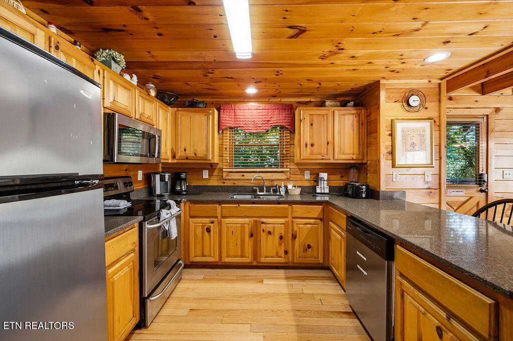 4445 Forest Vista Way Pigeon Forge TN 37863