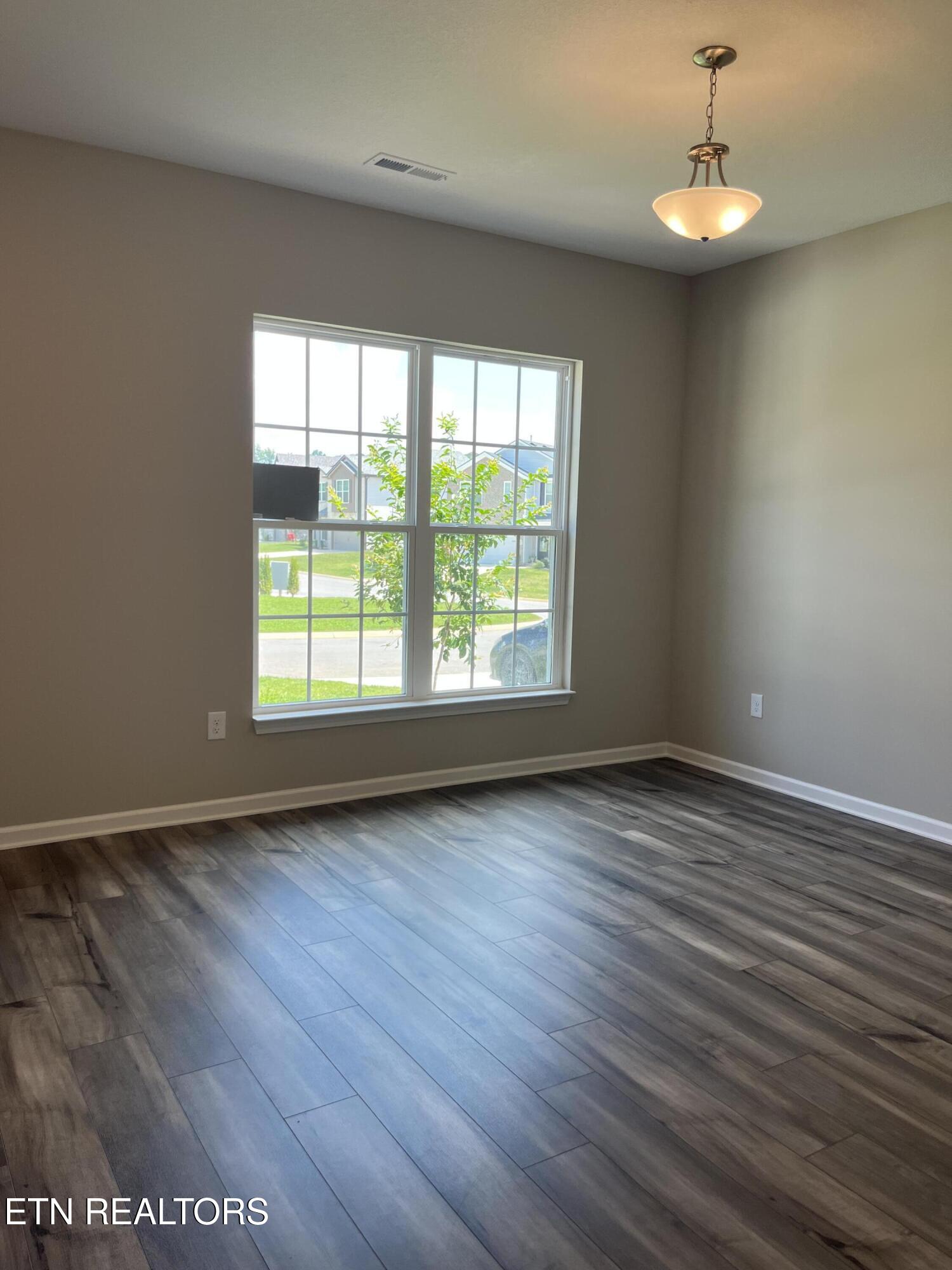 8910 Keenberg Lane Knoxville TN 37931