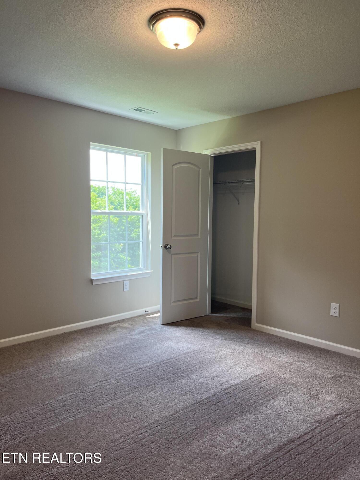 8910 Keenberg Lane Knoxville TN 37931