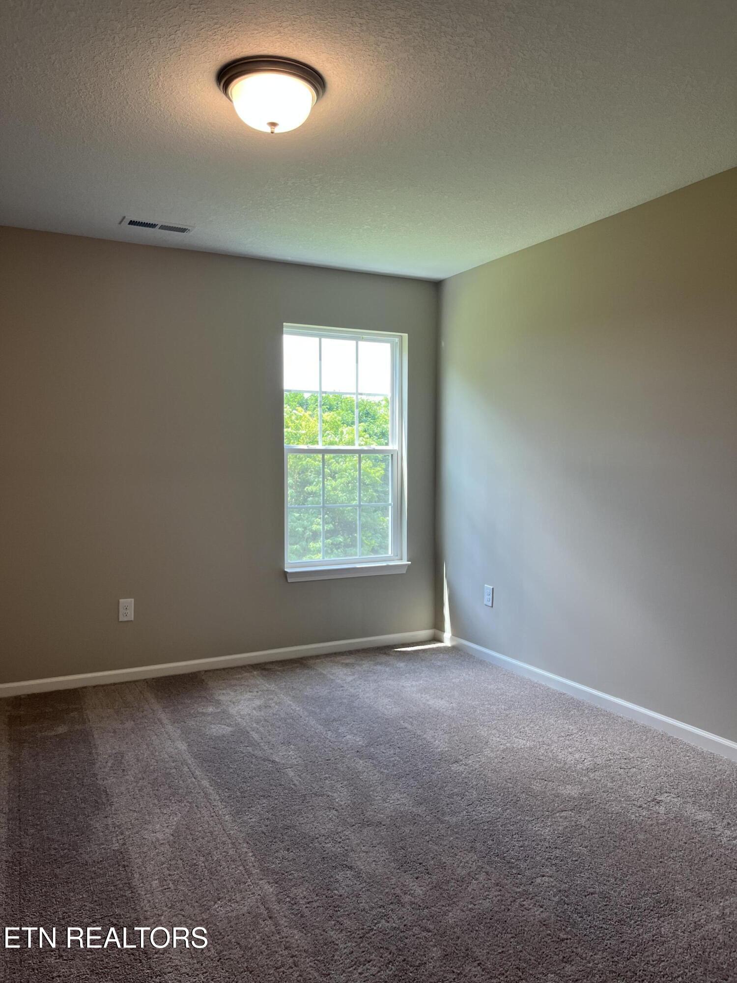 8910 Keenberg Lane Knoxville TN 37931