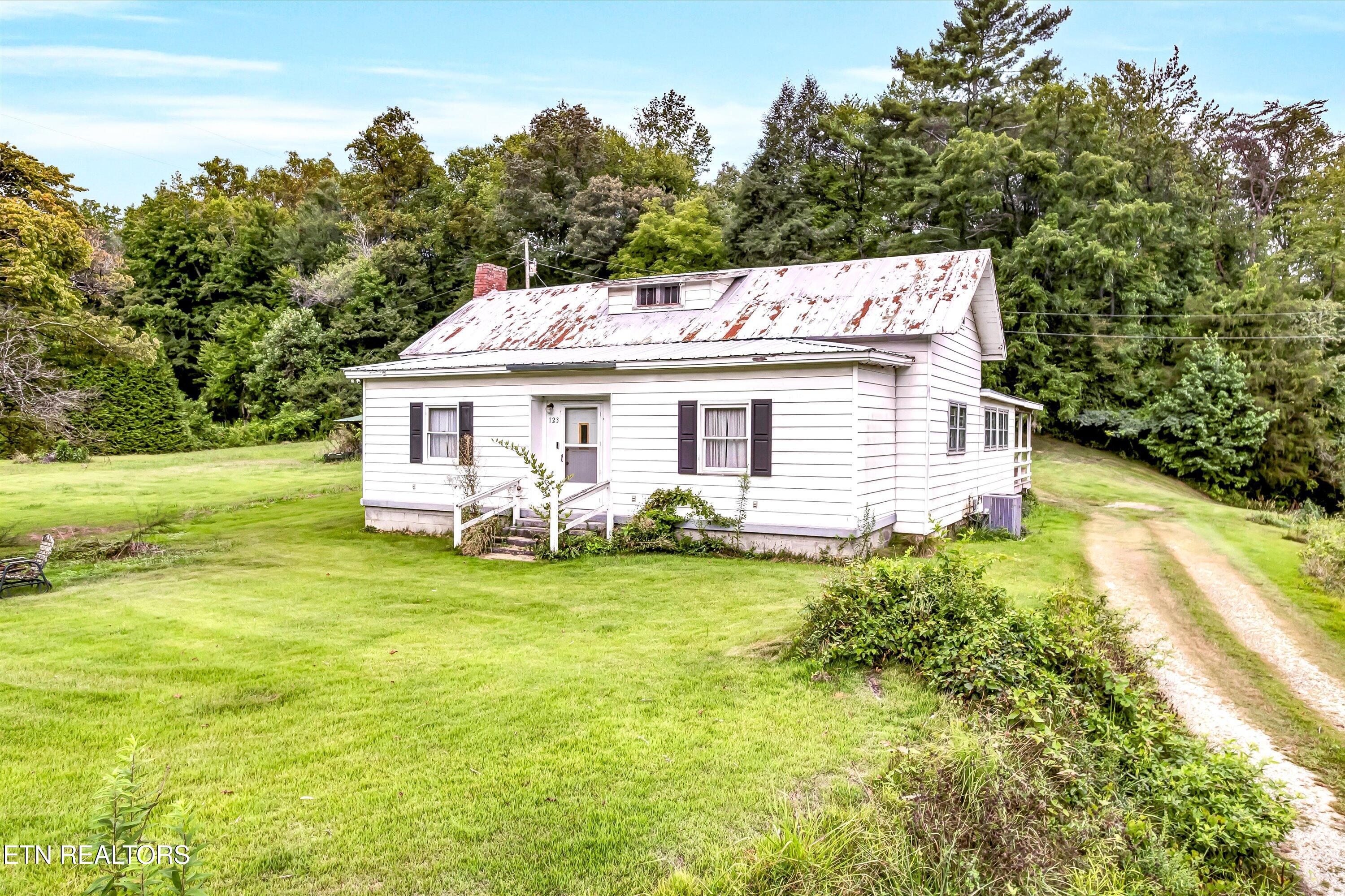 123 Sexton Lane Clinton TN 37716