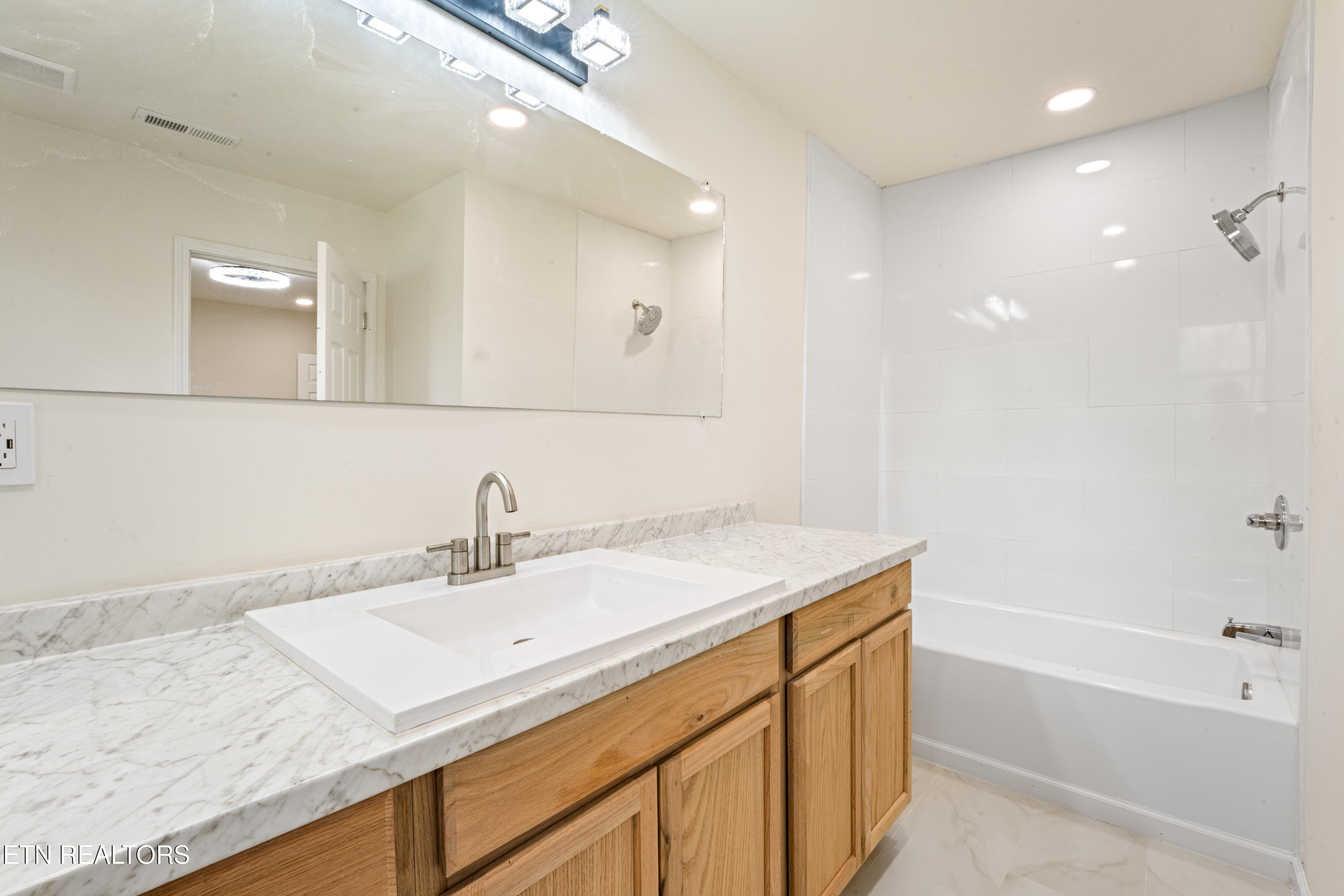 1025 Scarlet Road Newport TN 37821
