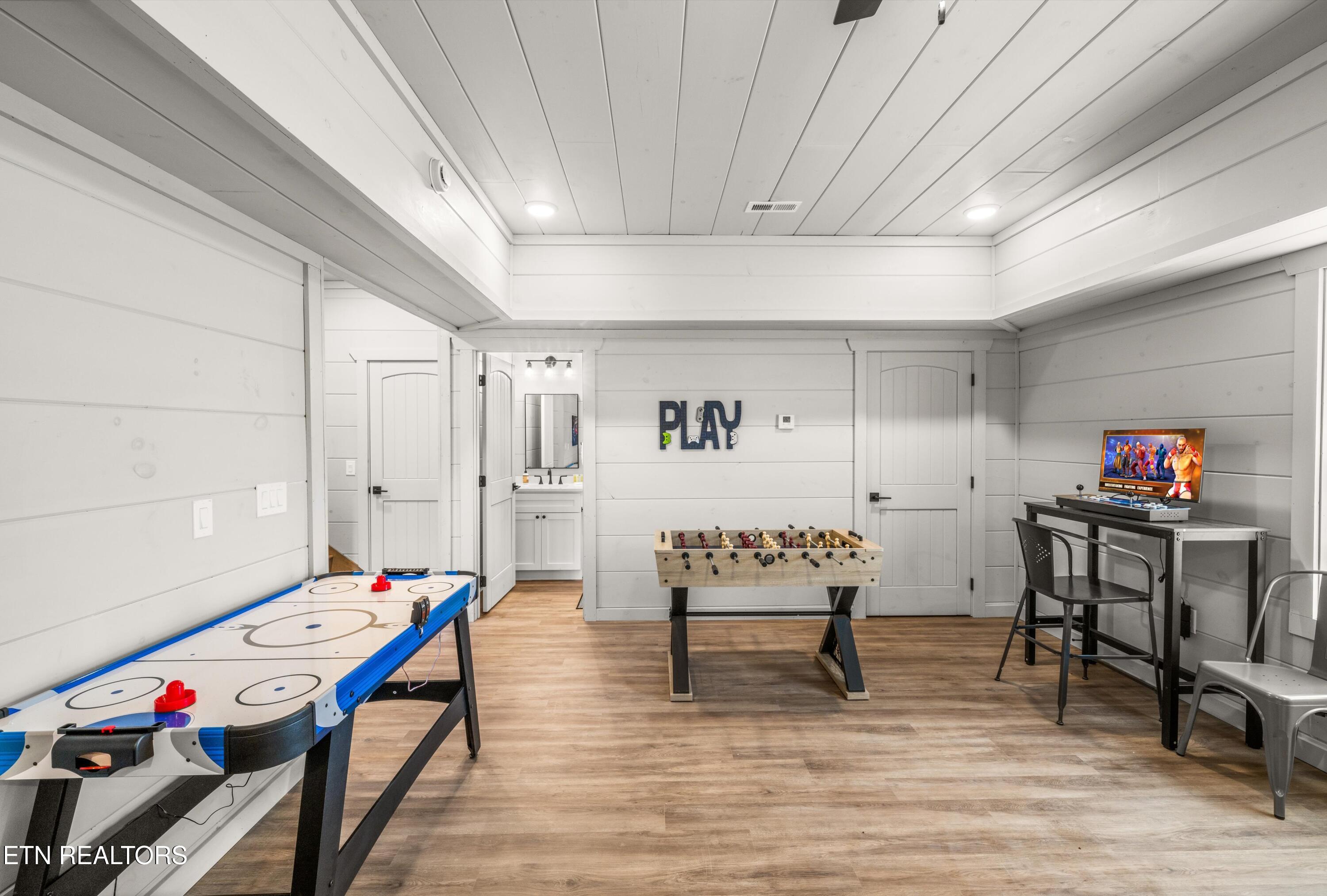 2876 Sequoia Road Pigeon Forge TN 37863