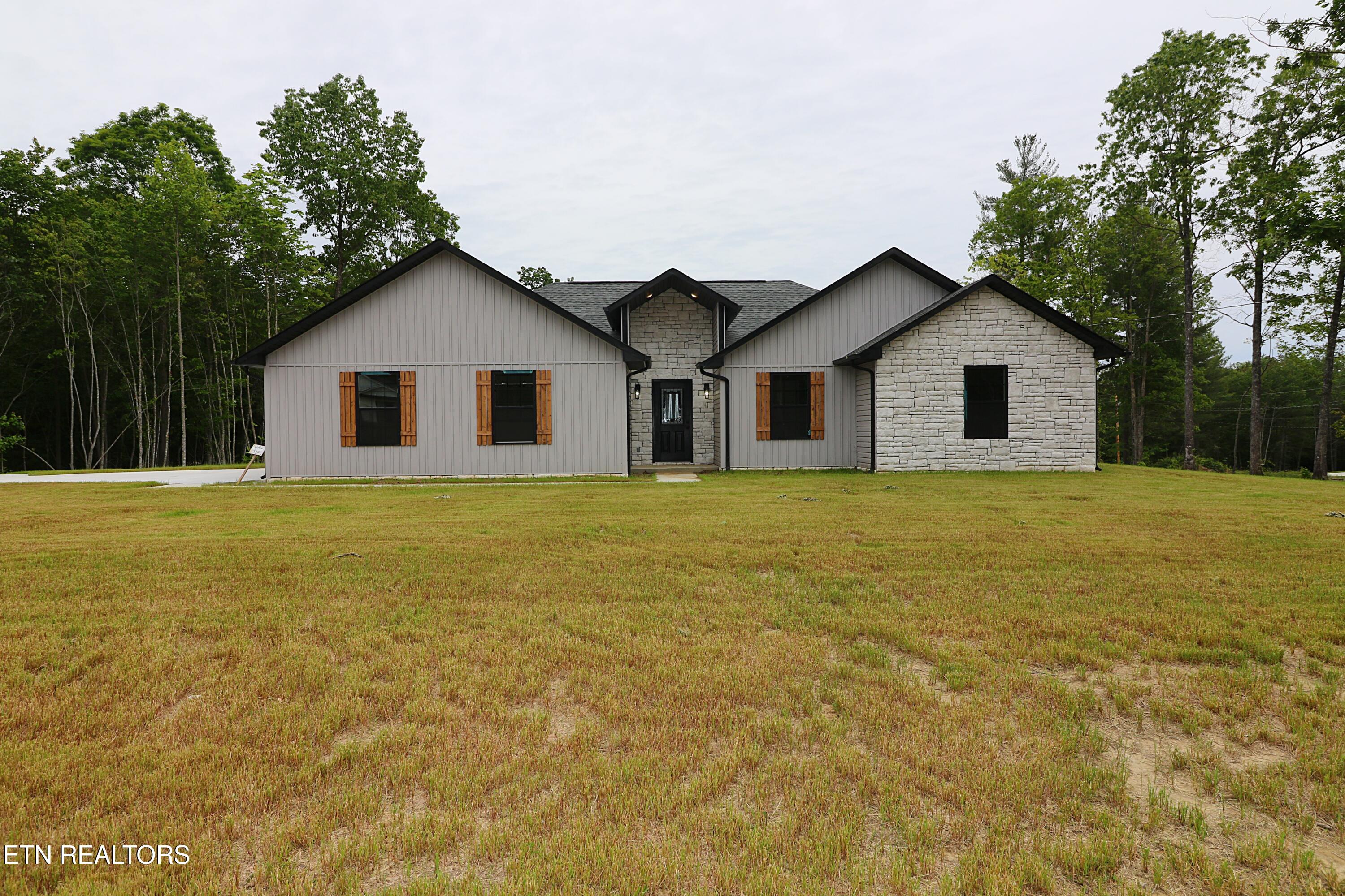 607 Taylon Lane Oneida TN 37841