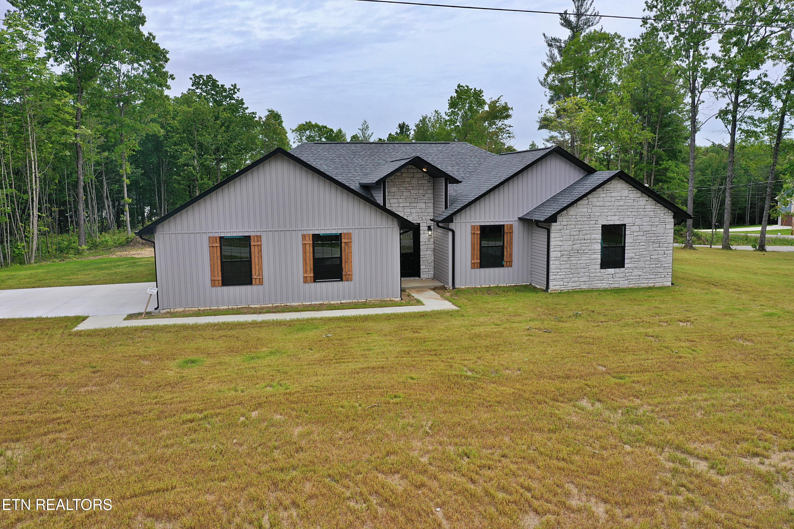 607 Taylon Lane Oneida TN 37841