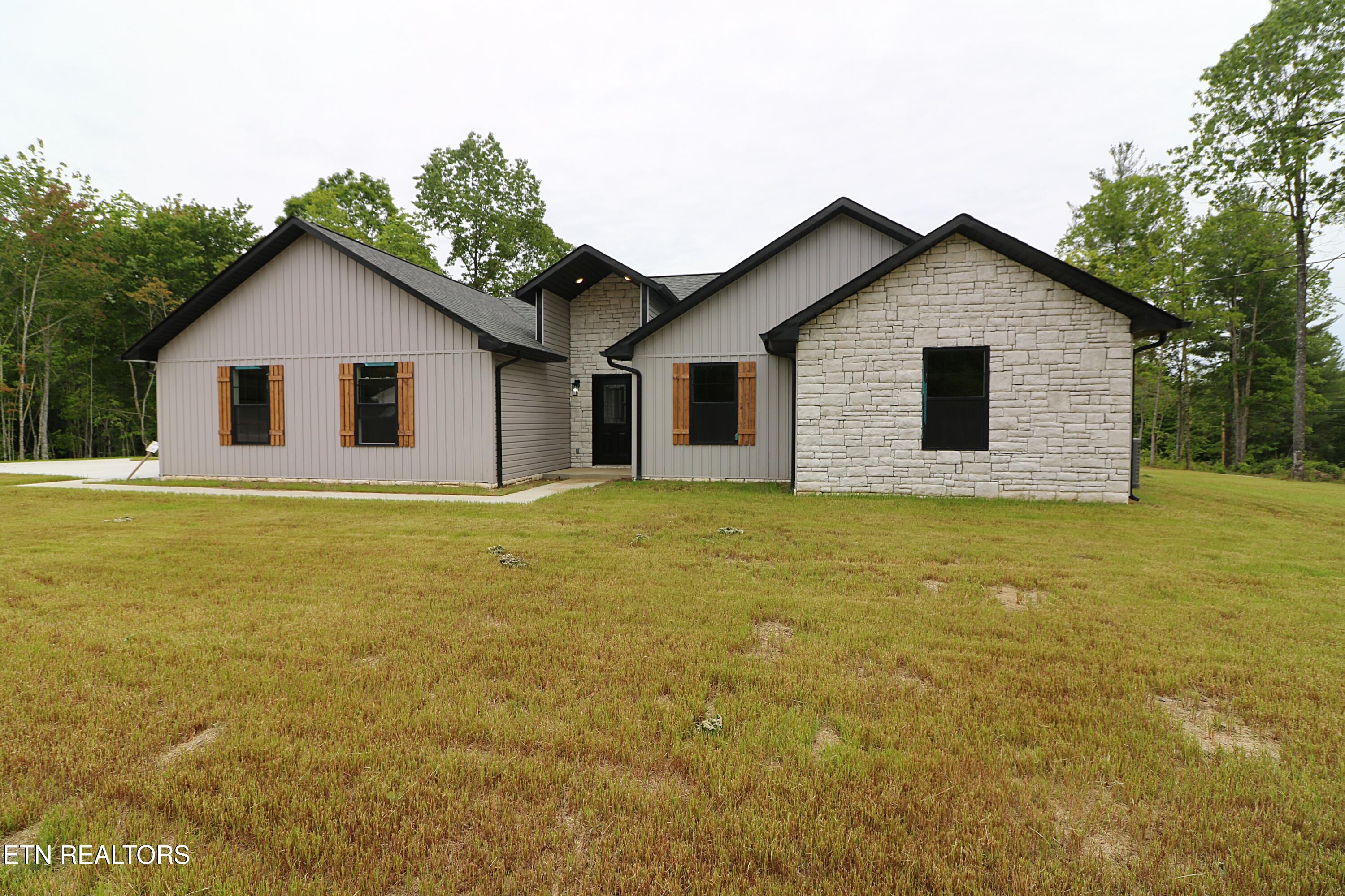 607 Taylon Lane Oneida TN 37841