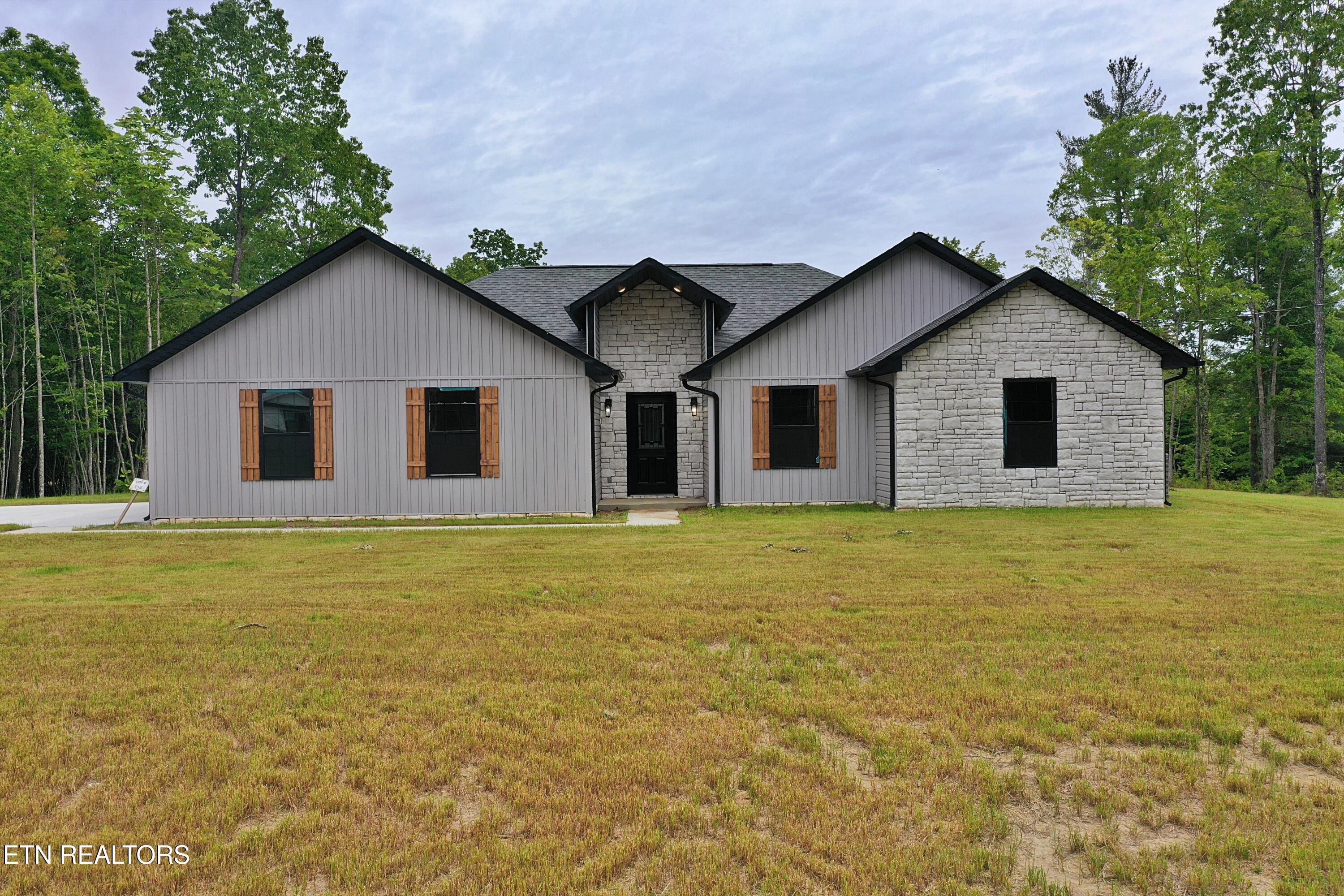 607 Taylon Lane Oneida TN 37841